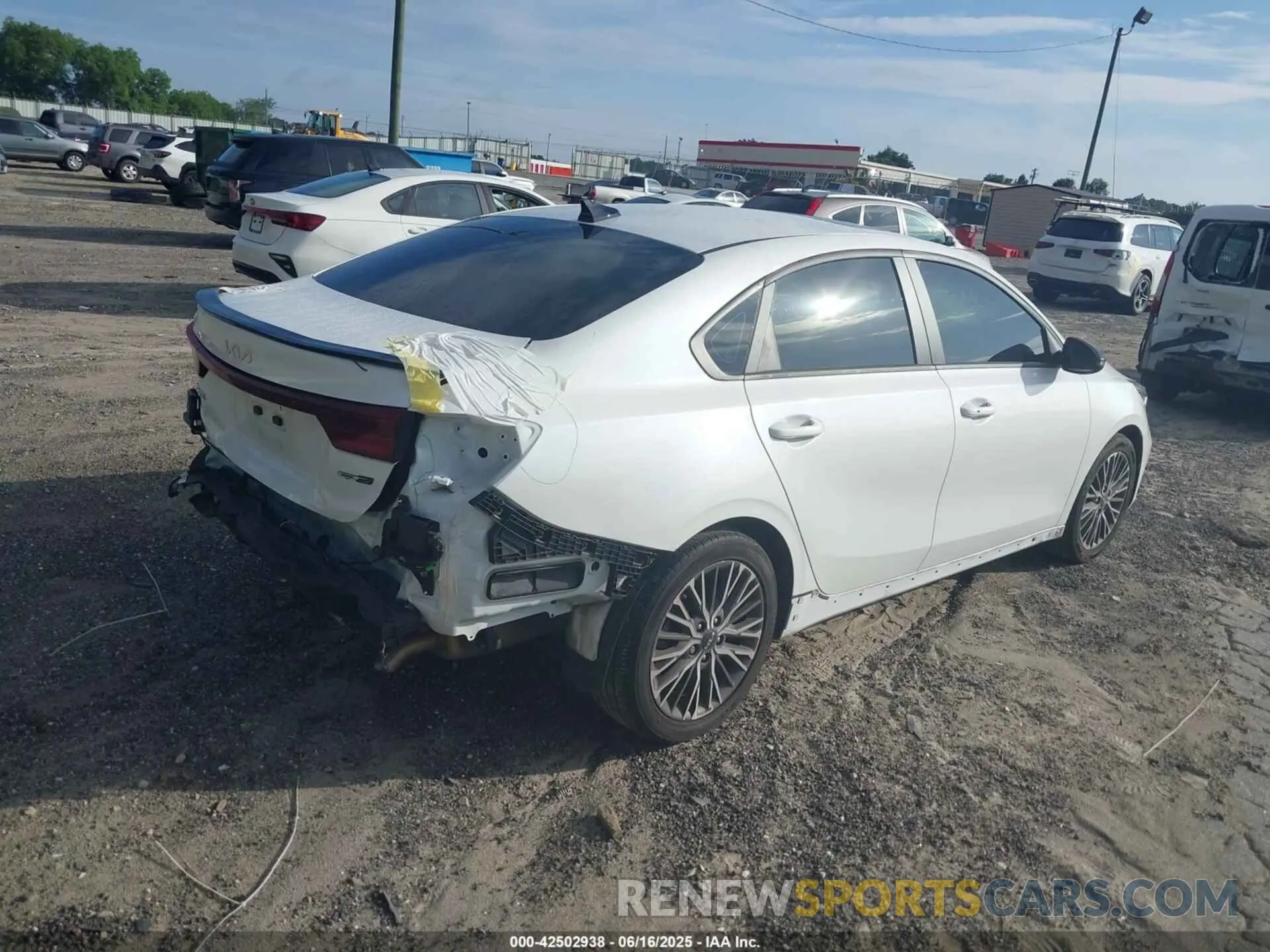 4 Photograph of a damaged car 3KPF54AD0RE726840 KIA FORTE 2024