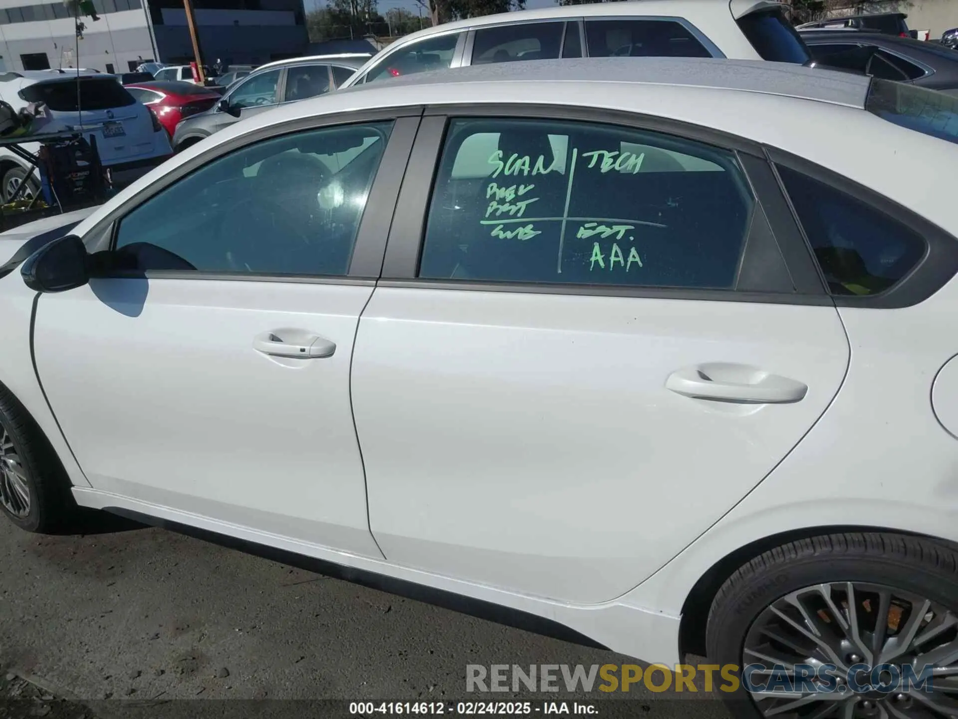15 Photograph of a damaged car 3KPF54AD0RE769655 KIA FORTE 2024