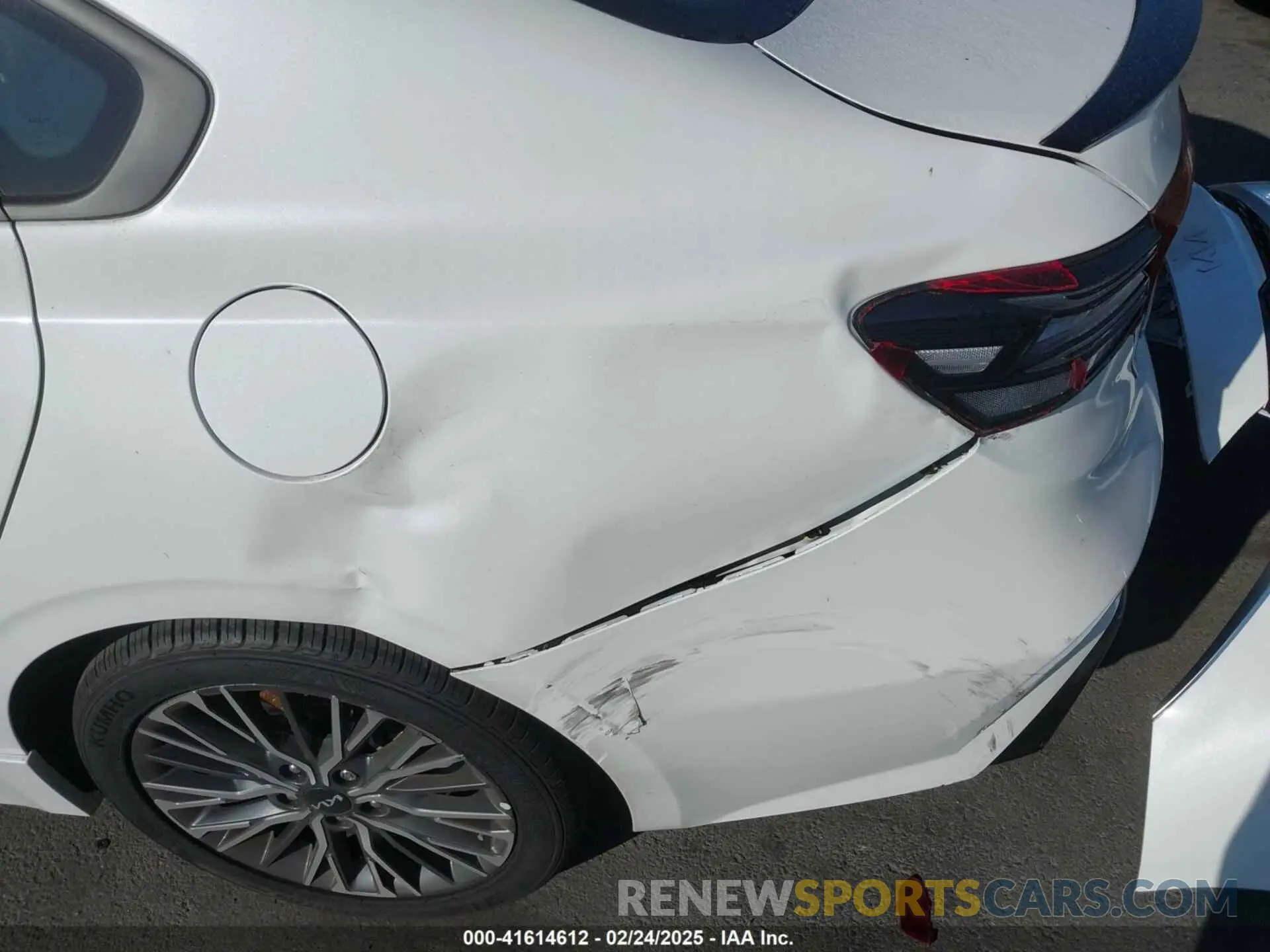 19 Photograph of a damaged car 3KPF54AD0RE769655 KIA FORTE 2024