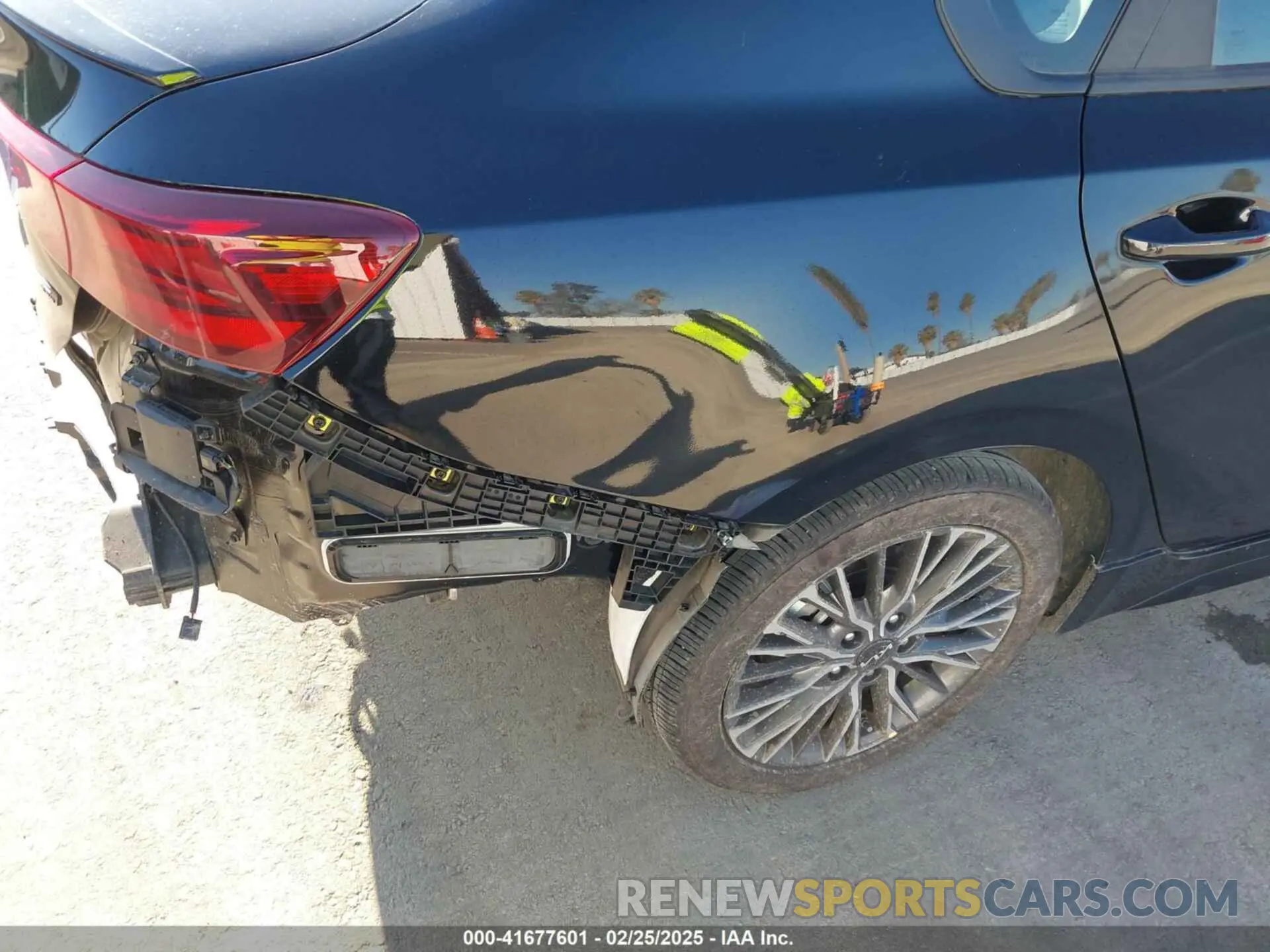 19 Photograph of a damaged car 3KPF54AD0RE825500 KIA FORTE 2024