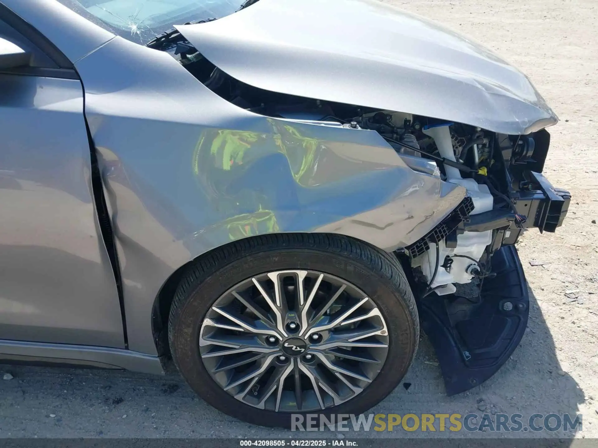 18 Photograph of a damaged car 3KPF54AD0RE830843 KIA FORTE 2024