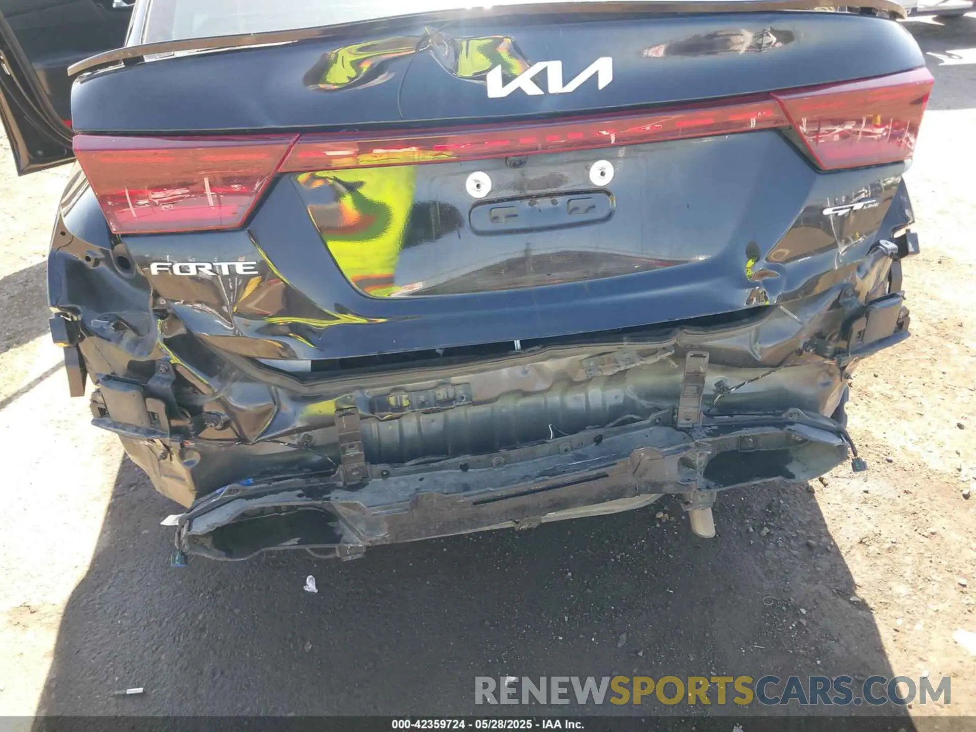 6 Photograph of a damaged car 3KPF54AD1RE726121 KIA FORTE 2024