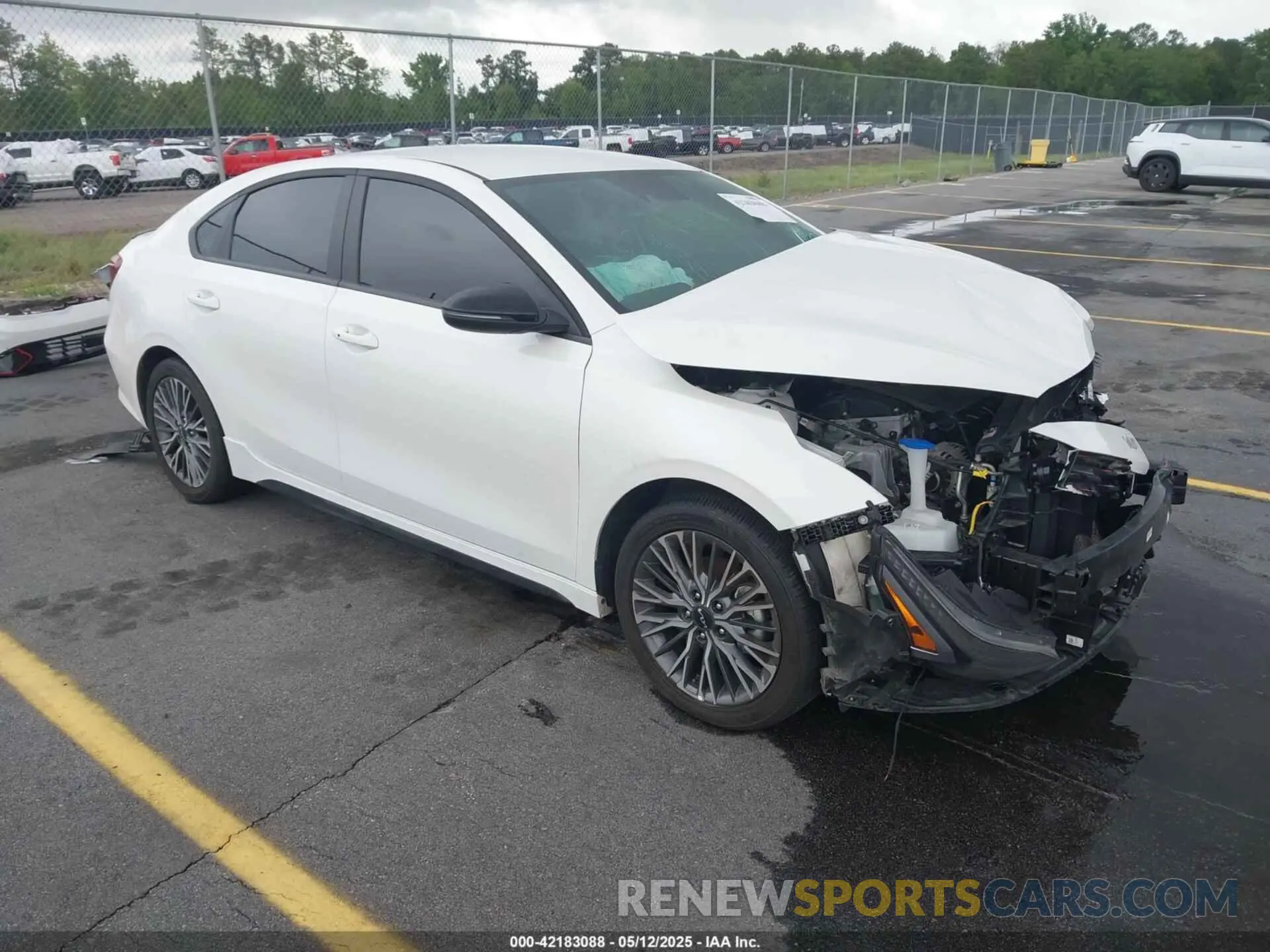 1 Photograph of a damaged car 3KPF54AD2RE800601 KIA FORTE 2024