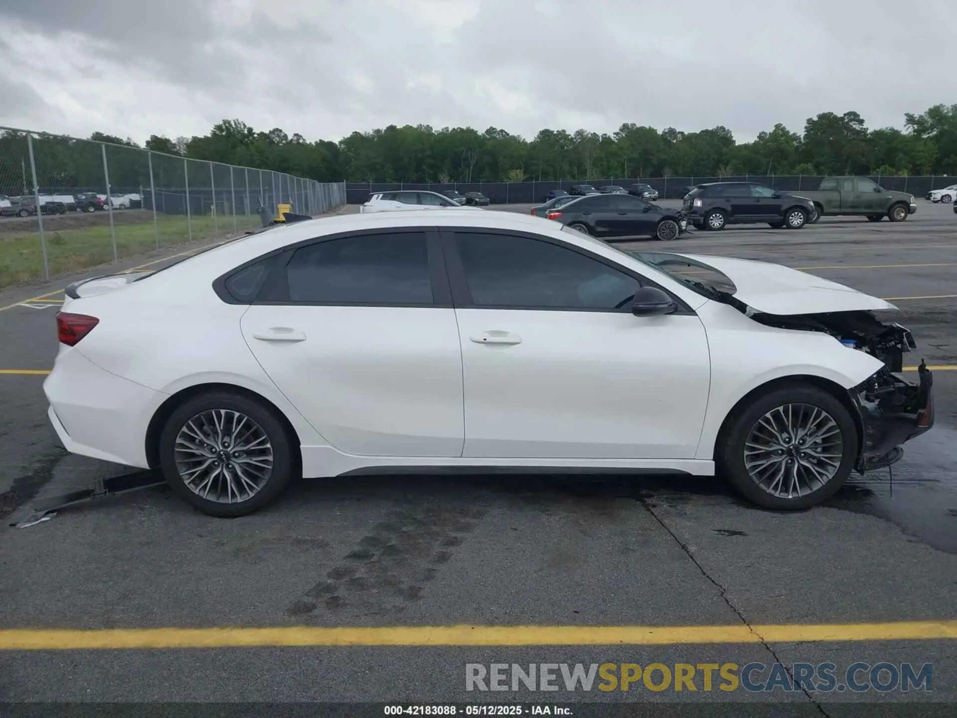 14 Photograph of a damaged car 3KPF54AD2RE800601 KIA FORTE 2024