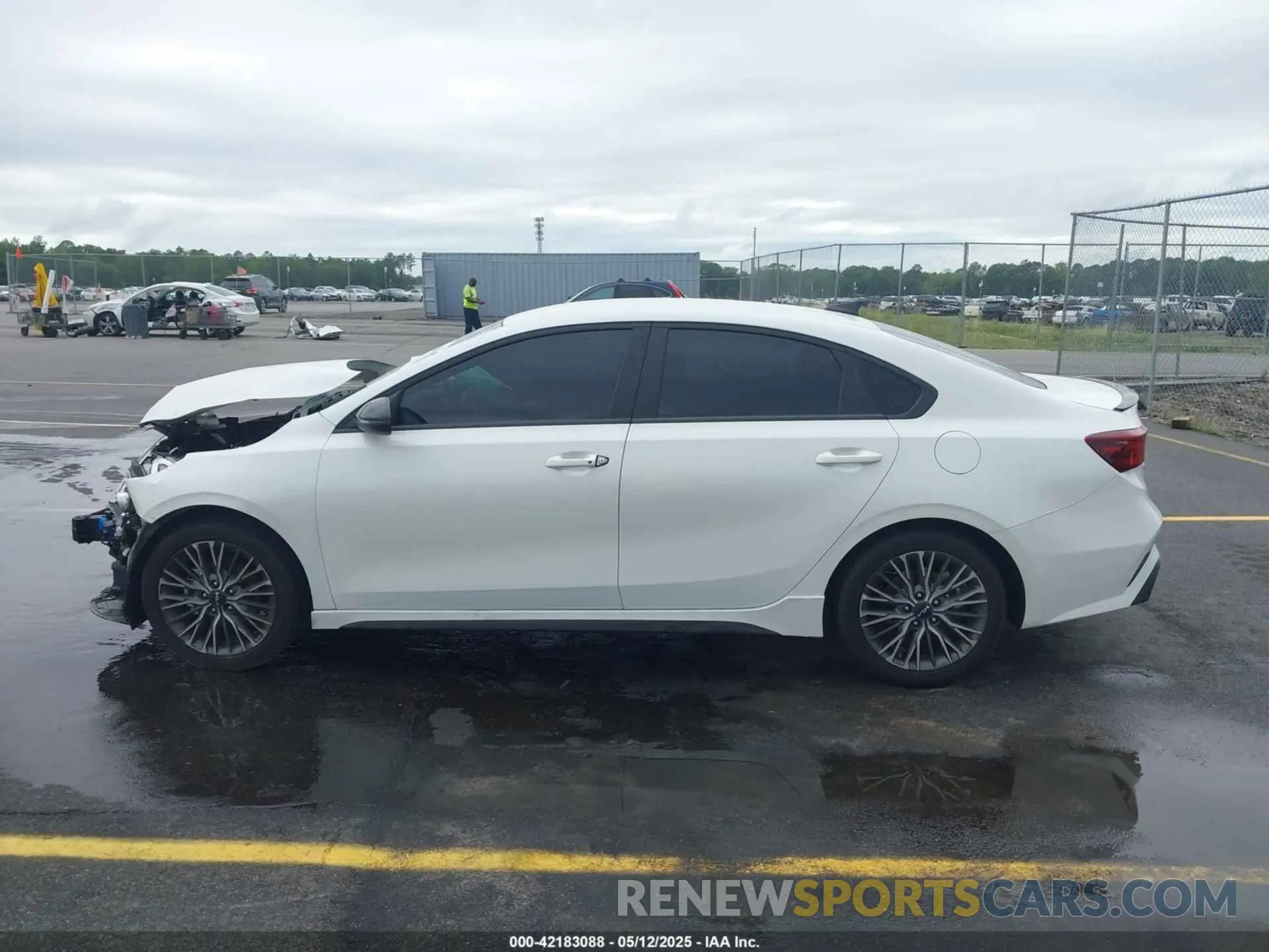 15 Photograph of a damaged car 3KPF54AD2RE800601 KIA FORTE 2024