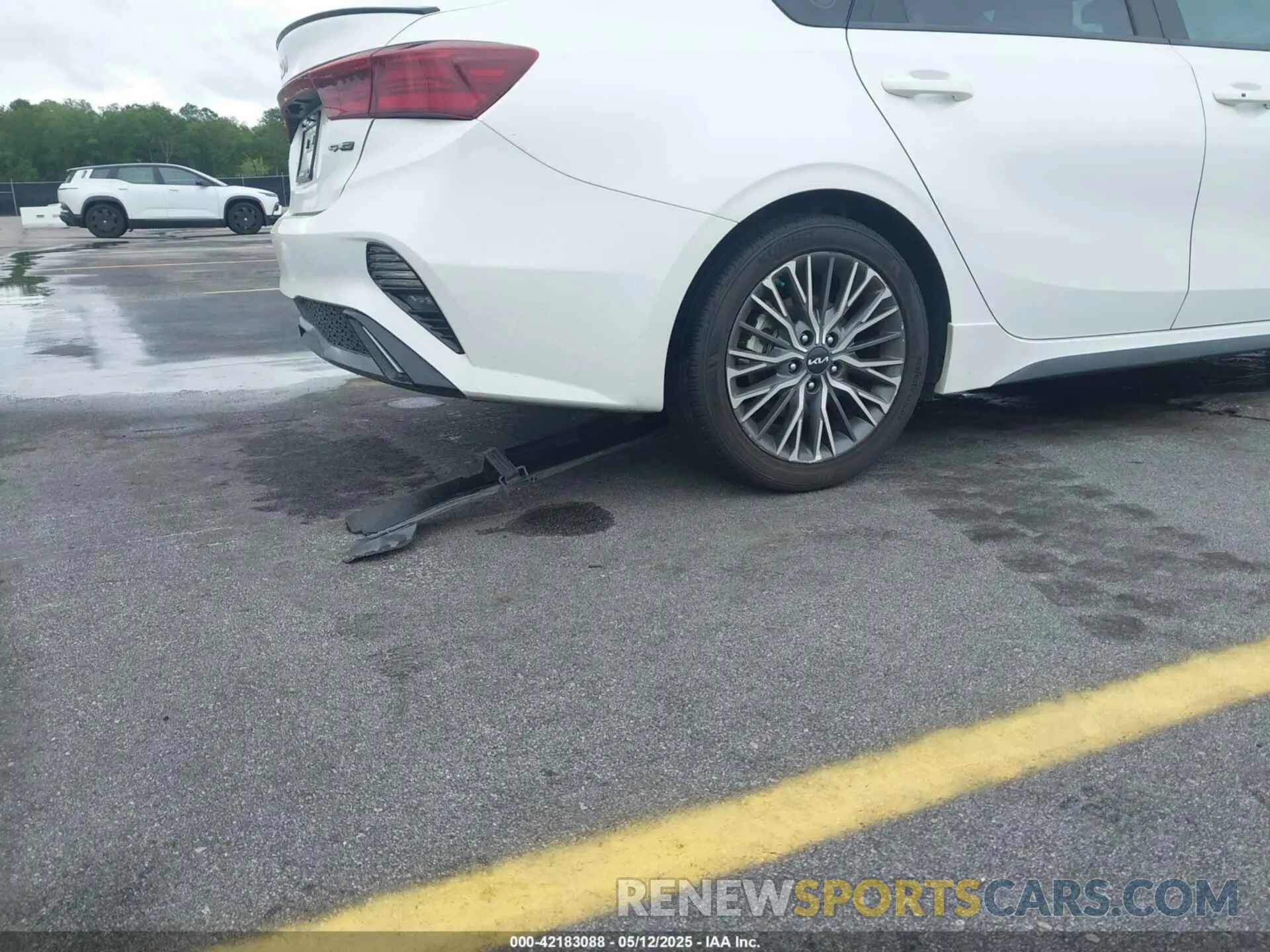 19 Photograph of a damaged car 3KPF54AD2RE800601 KIA FORTE 2024