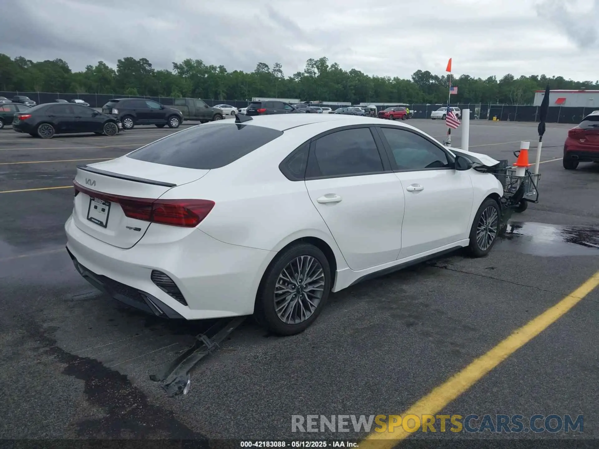 4 Photograph of a damaged car 3KPF54AD2RE800601 KIA FORTE 2024