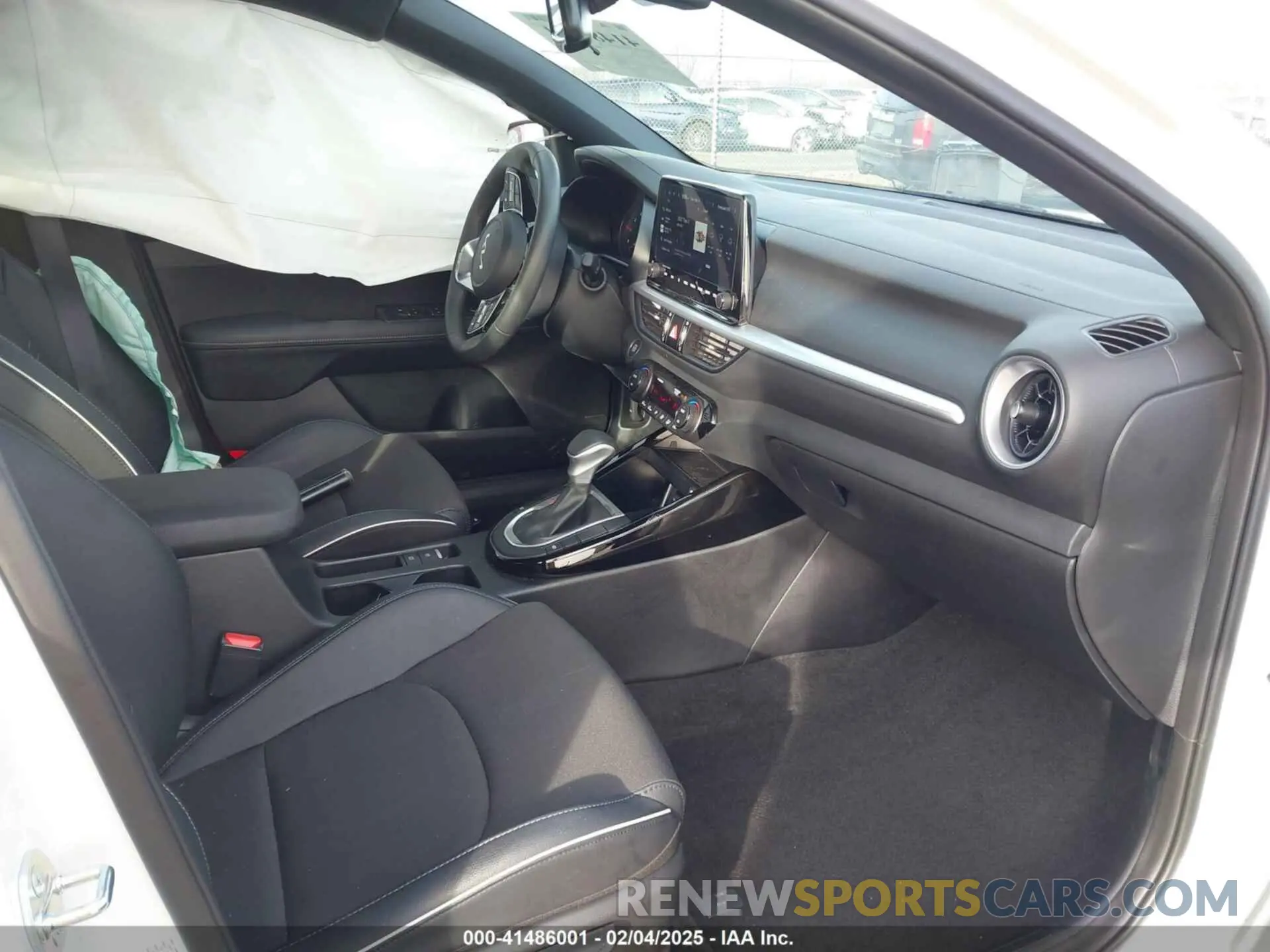 5 Photograph of a damaged car 3KPF54AD2RE806964 KIA FORTE 2024