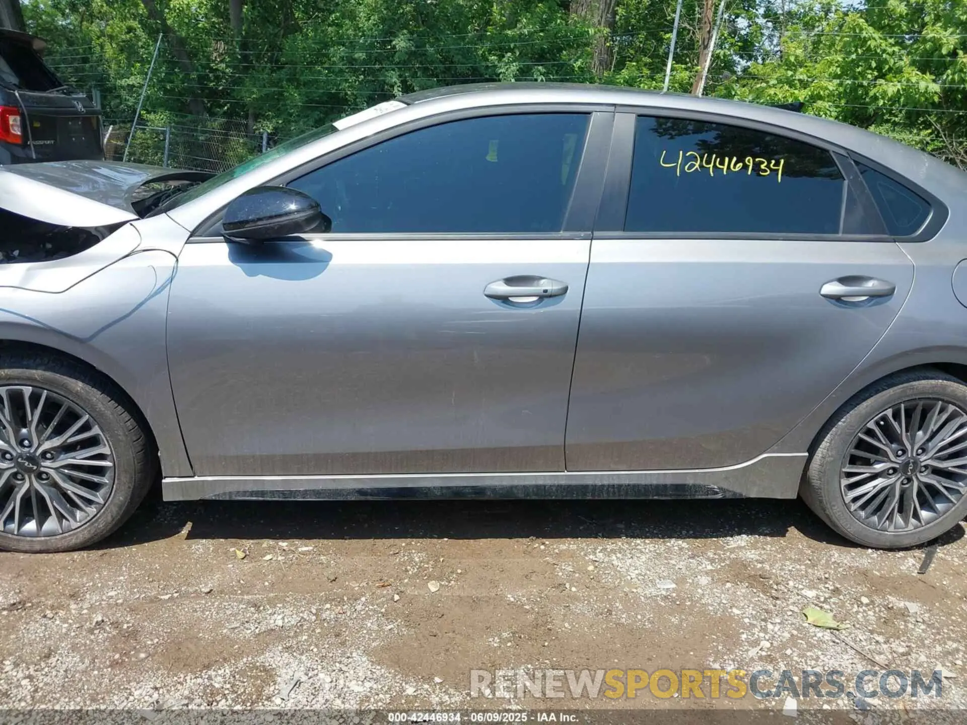 15 Photograph of a damaged car 3KPF54AD2RE826583 KIA FORTE 2024
