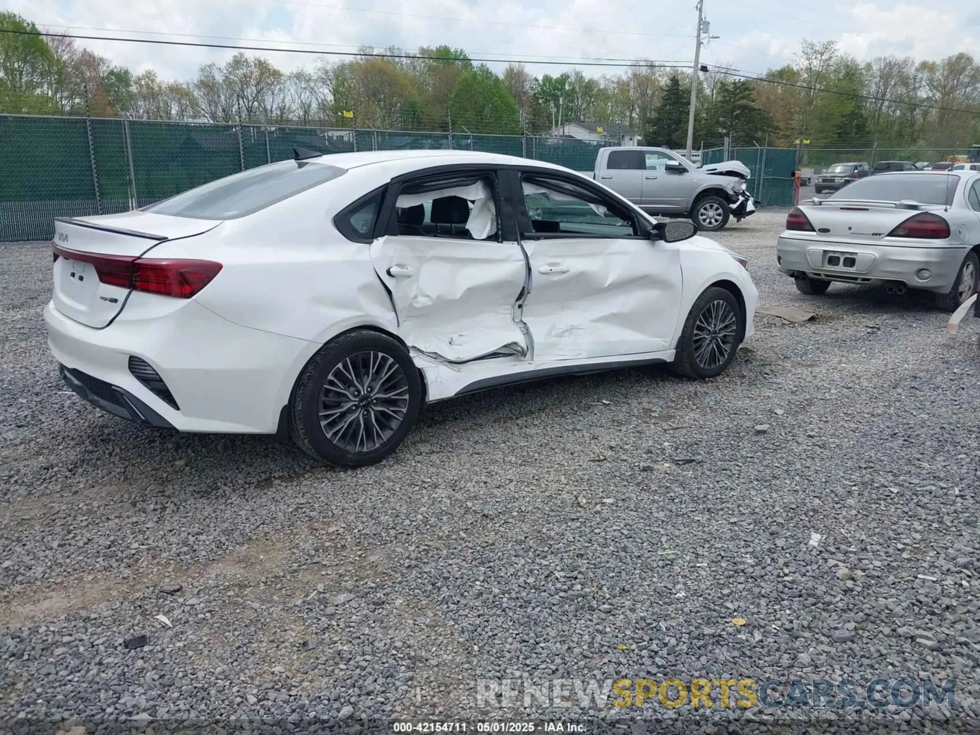 4 Photograph of a damaged car 3KPF54AD3RE701186 KIA FORTE 2024