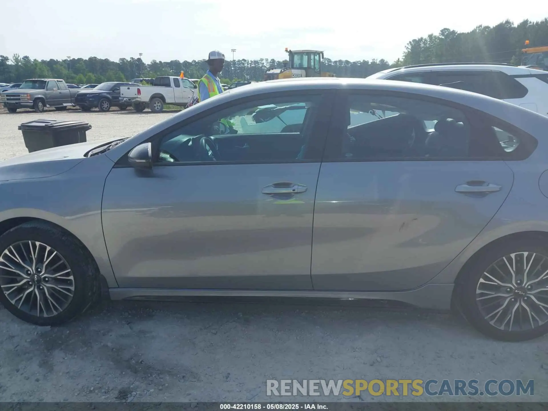 14 Photograph of a damaged car 3KPF54AD3RE748685 KIA FORTE 2024