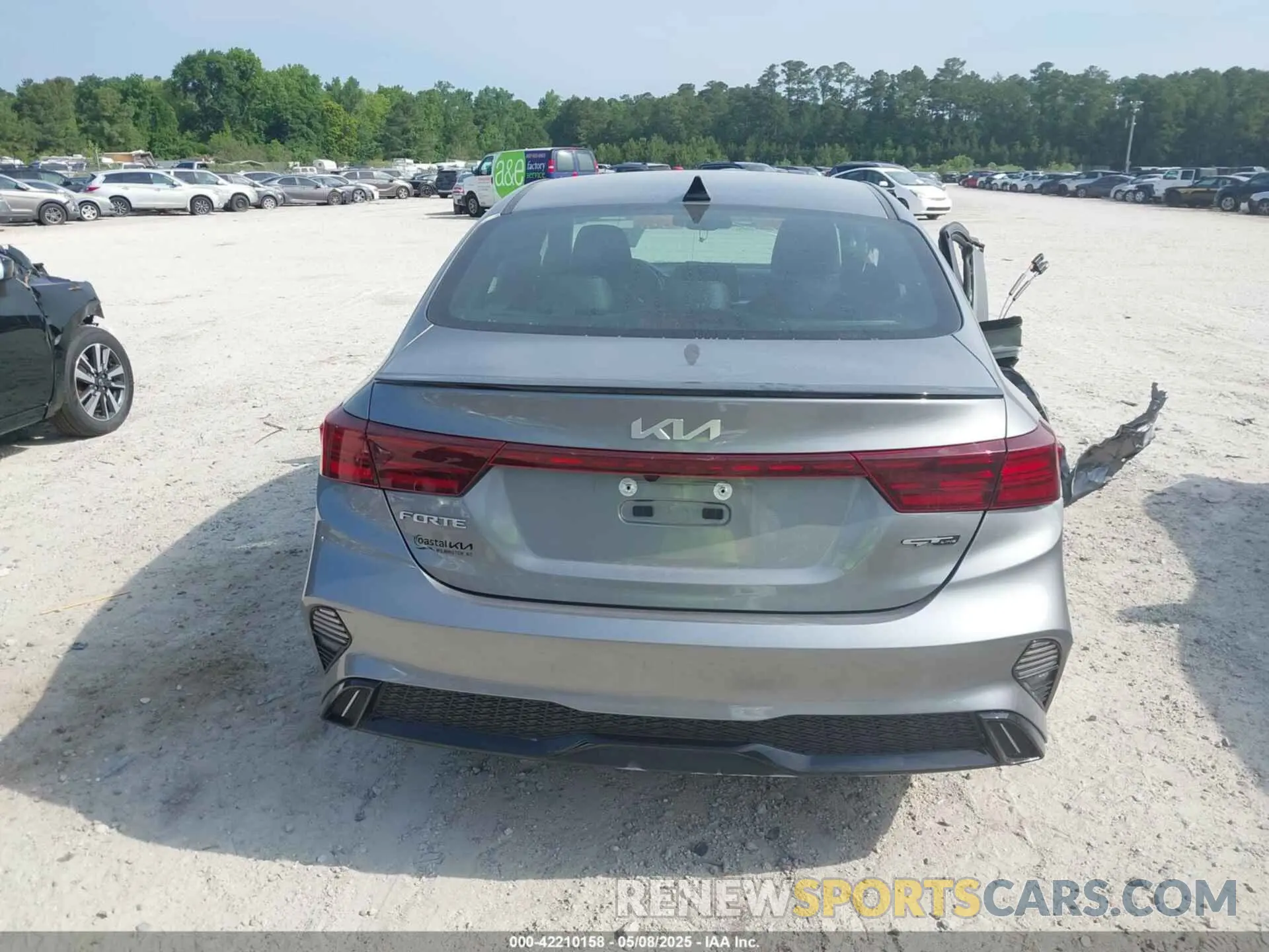 16 Photograph of a damaged car 3KPF54AD3RE748685 KIA FORTE 2024