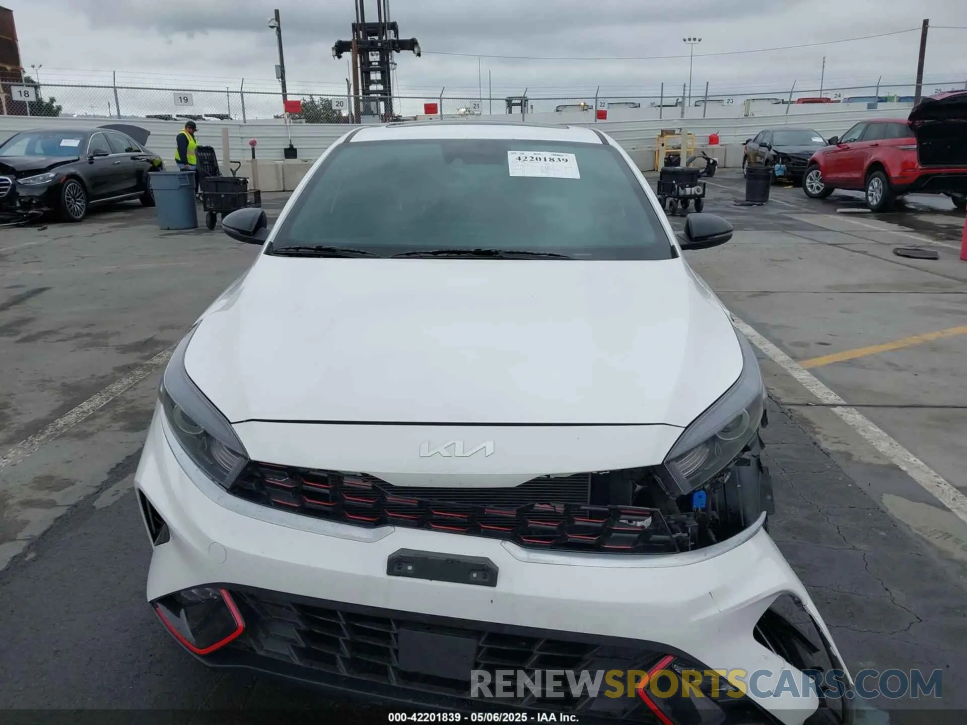 12 Photograph of a damaged car 3KPF54AD3RE788927 KIA FORTE 2024