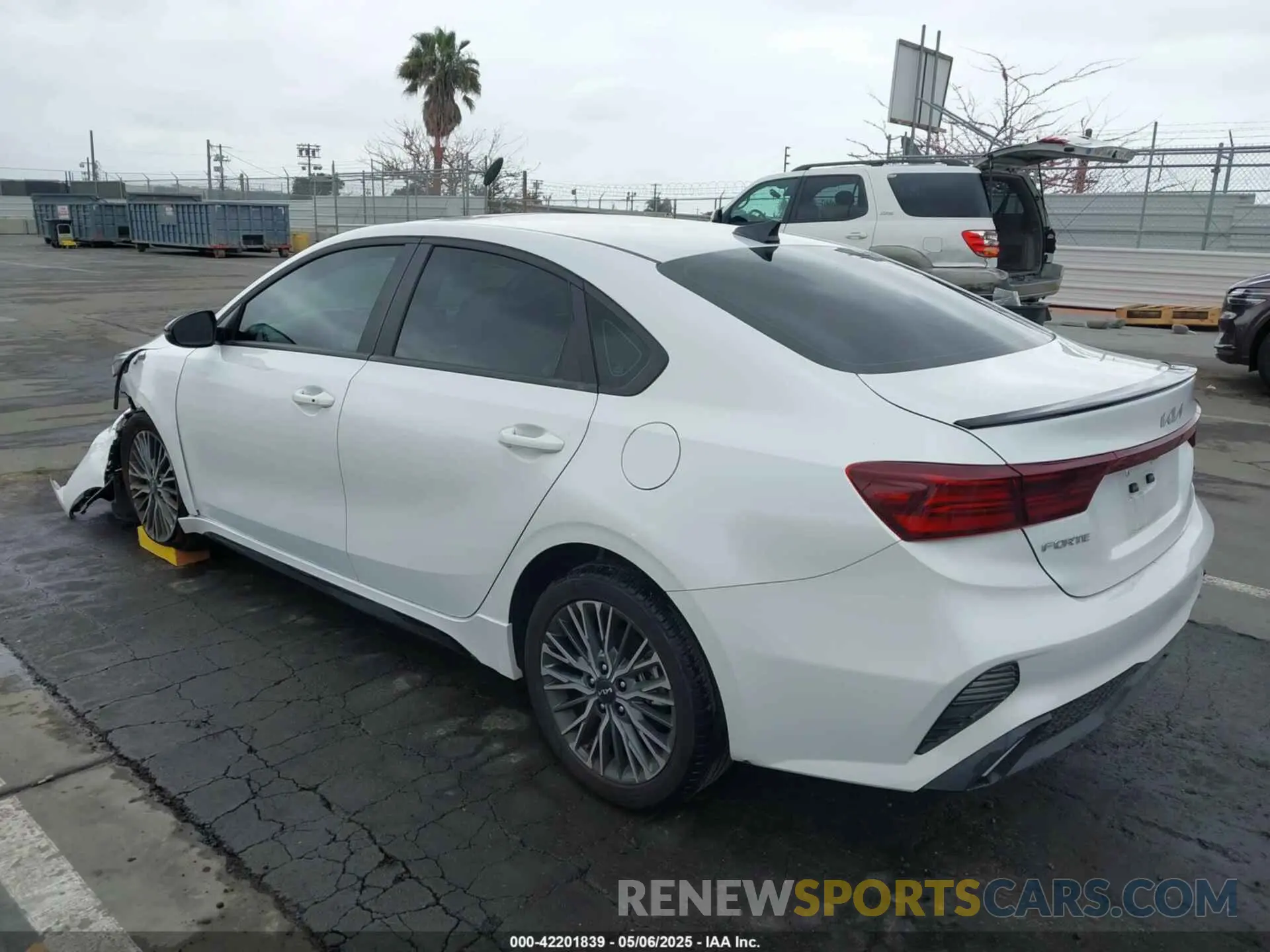 3 Photograph of a damaged car 3KPF54AD3RE788927 KIA FORTE 2024