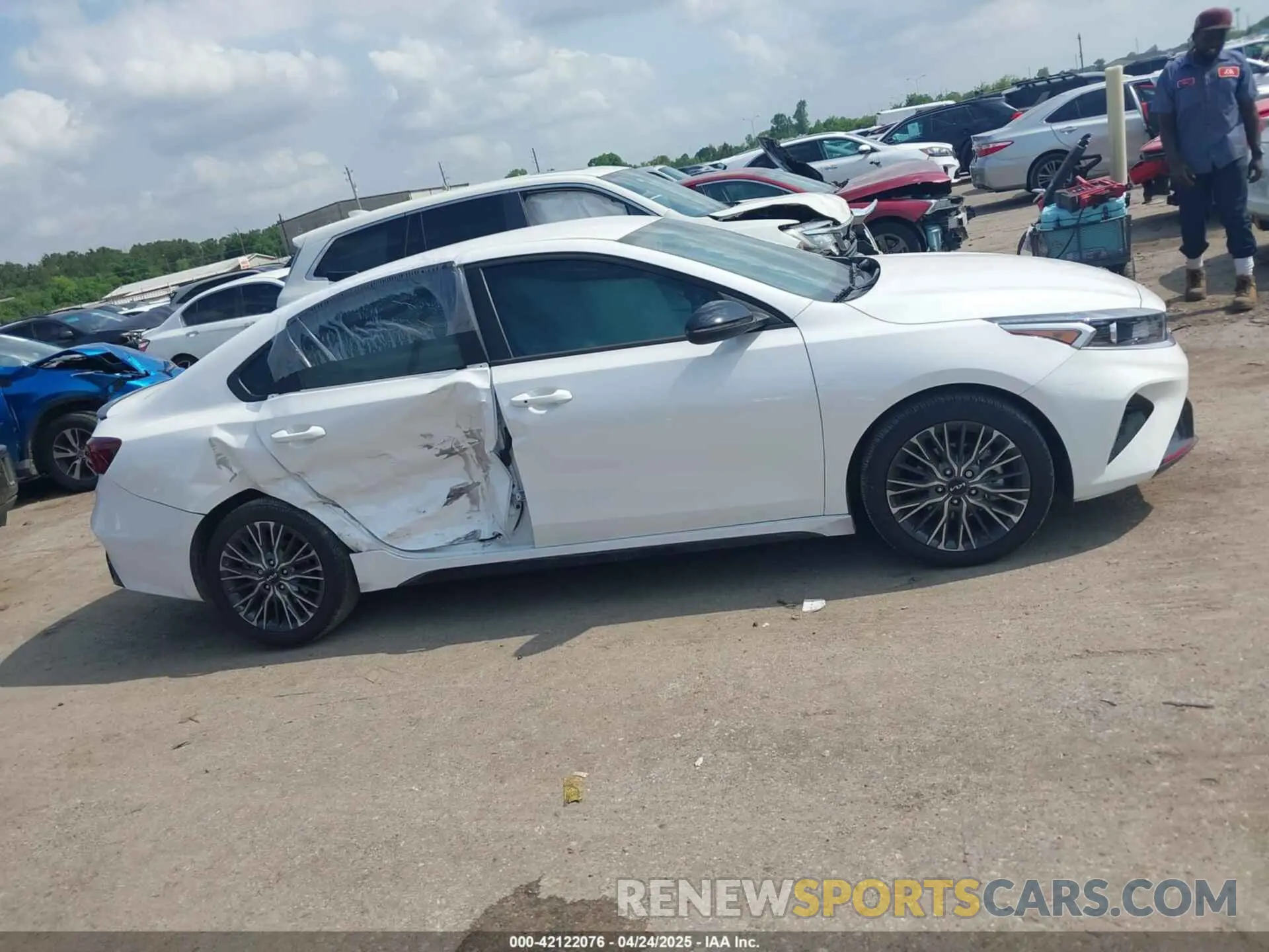 13 Photograph of a damaged car 3KPF54AD3RE825782 KIA FORTE 2024