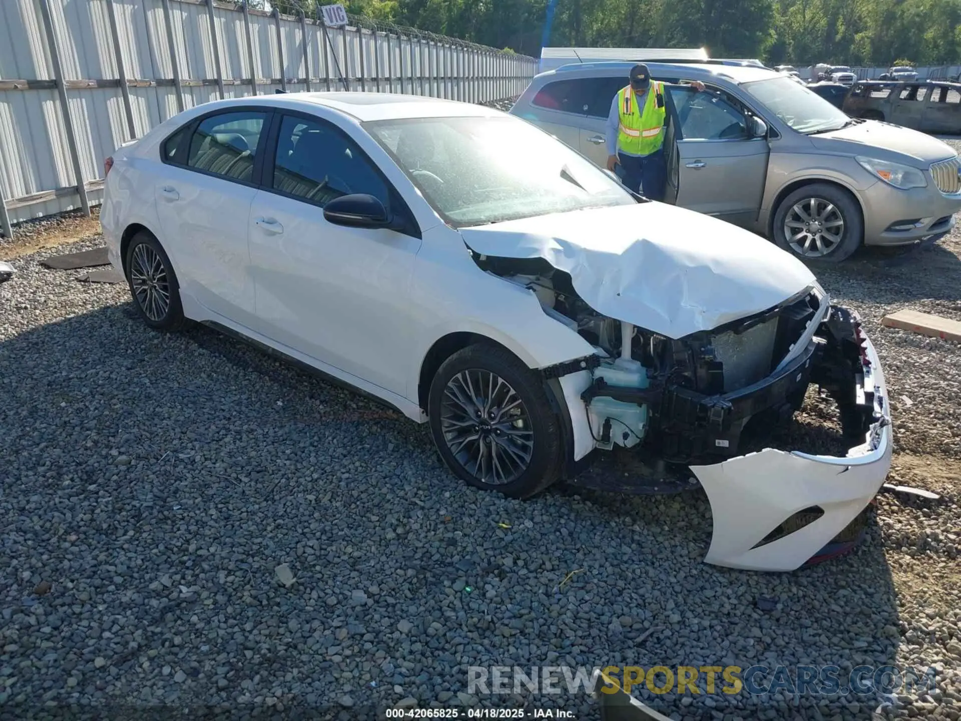 1 Photograph of a damaged car 3KPF54AD3RE831775 KIA FORTE 2024