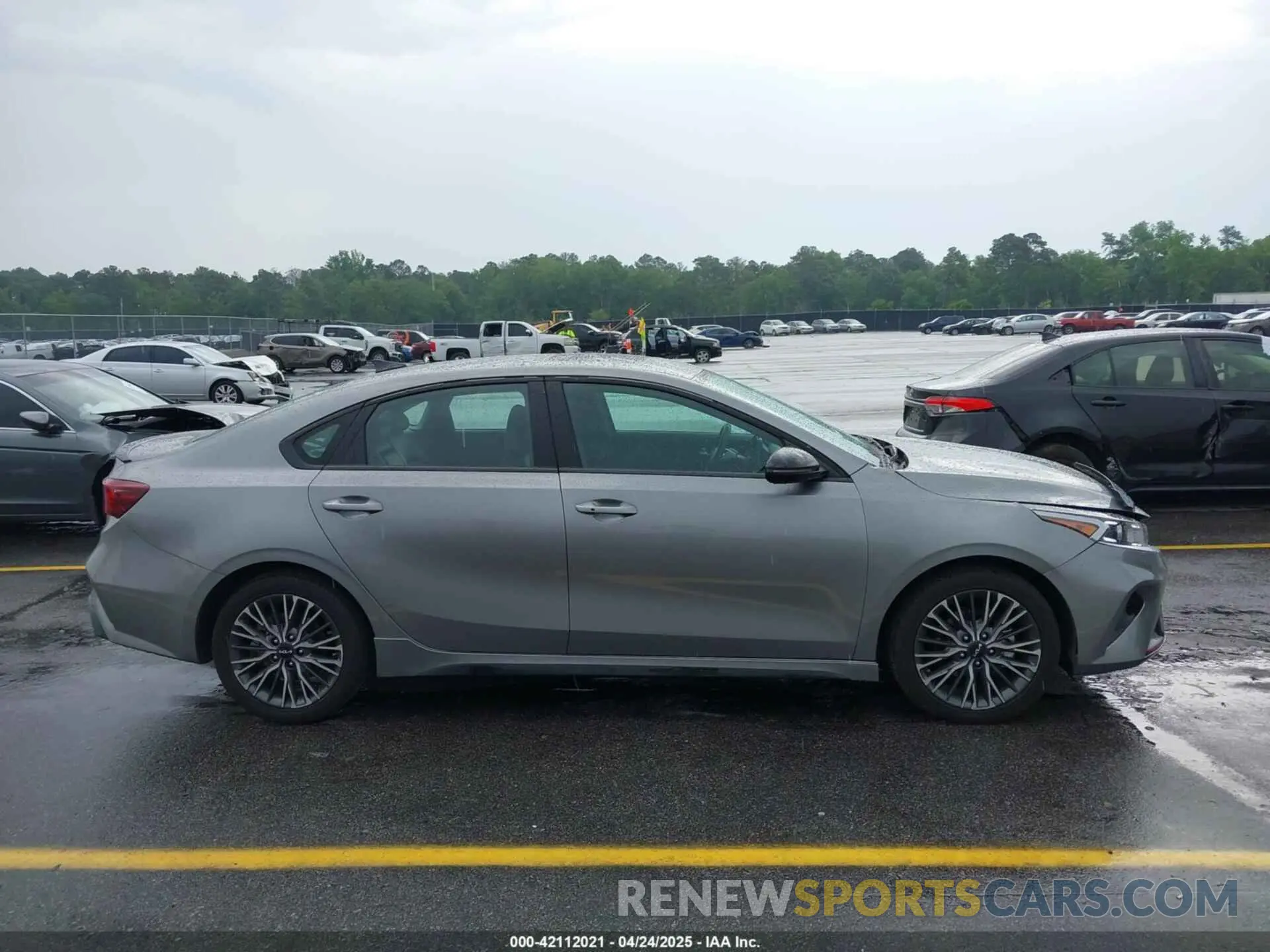 13 Photograph of a damaged car 3KPF54AD4RE725299 KIA FORTE 2024