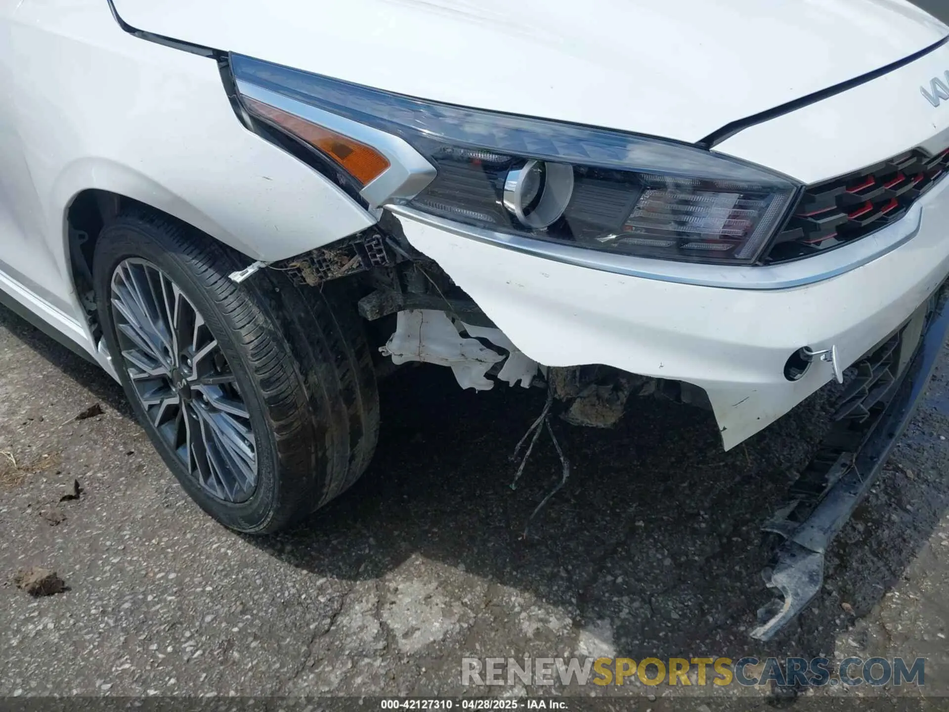 6 Photograph of a damaged car 3KPF54AD4RE730342 KIA FORTE 2024