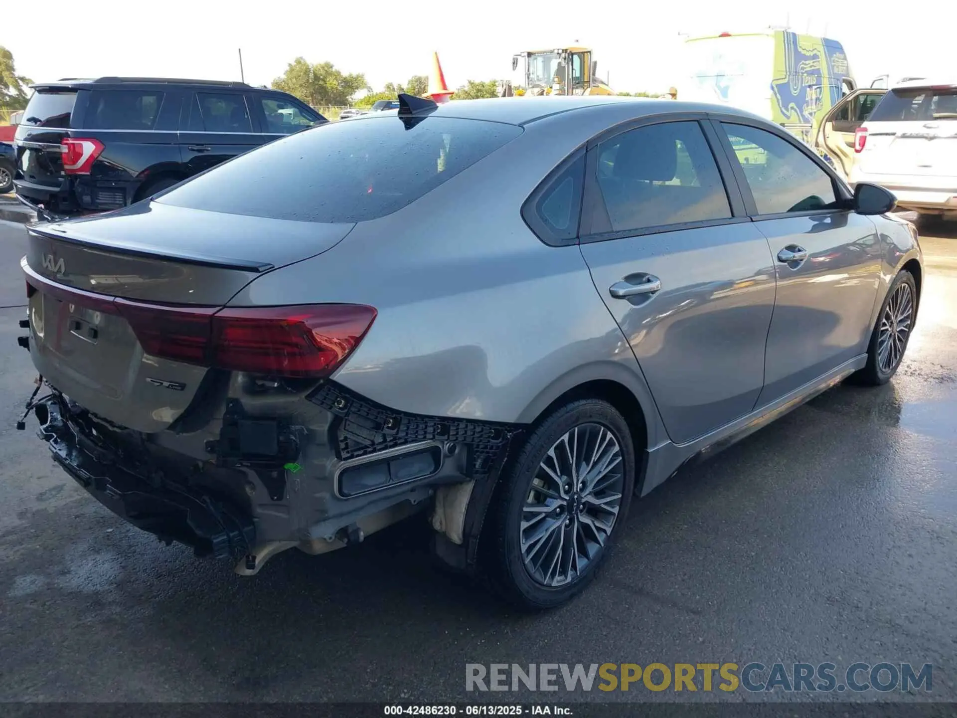 19 Photograph of a damaged car 3KPF54AD4RE745262 KIA FORTE 2024