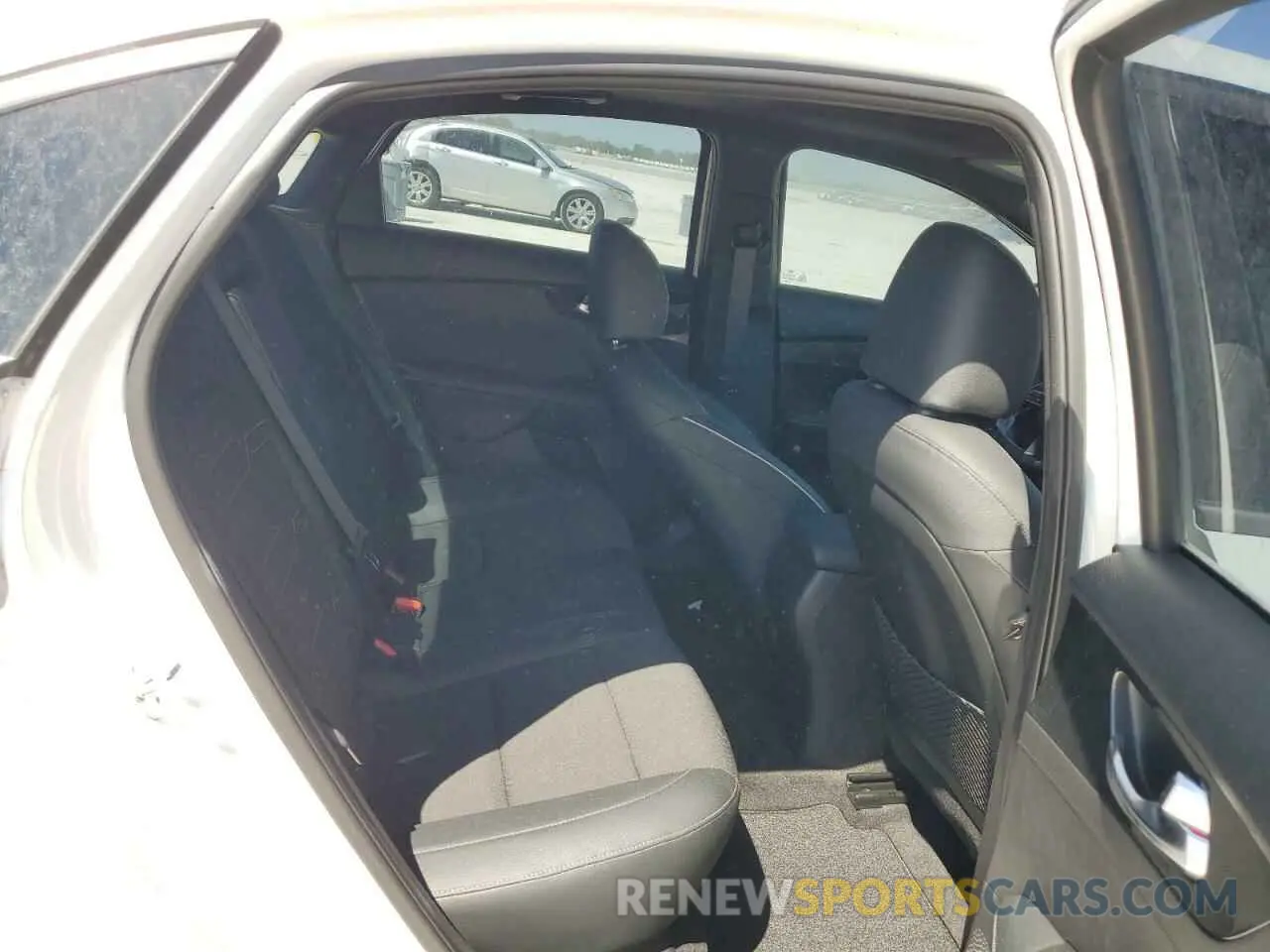 10 Photograph of a damaged car 3KPF54AD5RE692877 KIA FORTE 2024