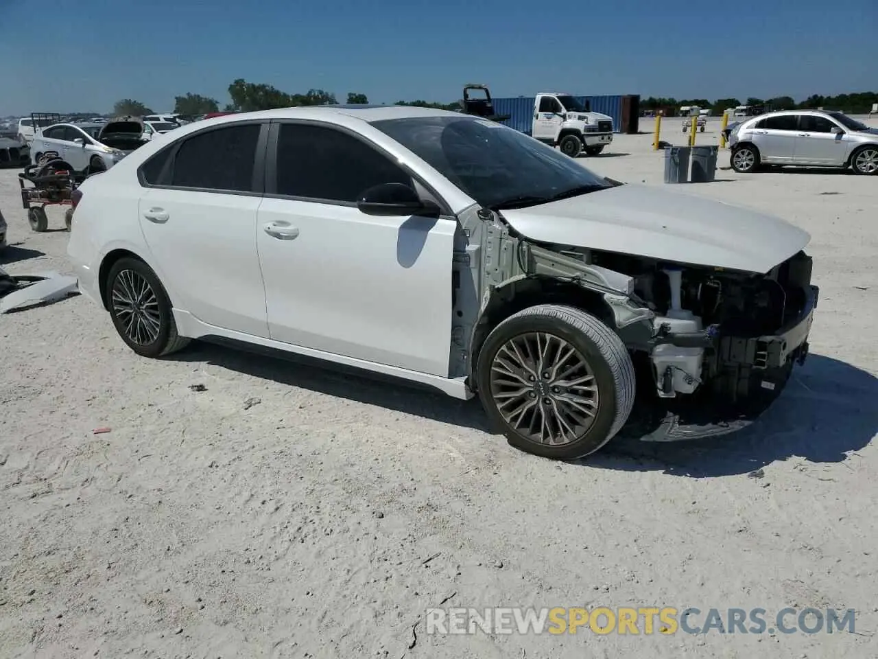 4 Photograph of a damaged car 3KPF54AD5RE692877 KIA FORTE 2024