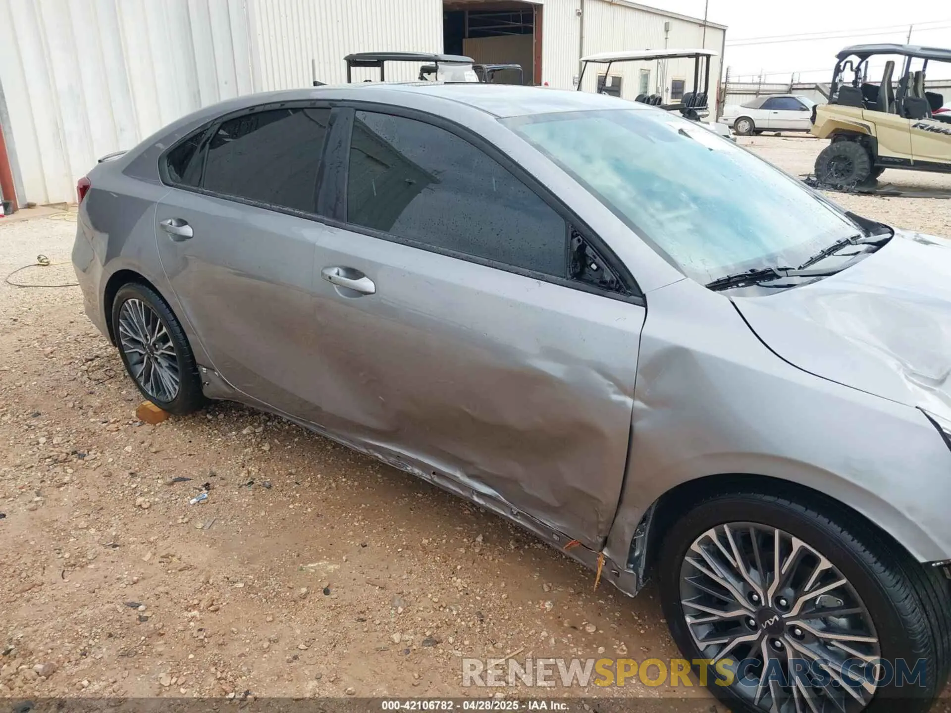 17 Photograph of a damaged car 3KPF54AD5RE781672 KIA FORTE 2024