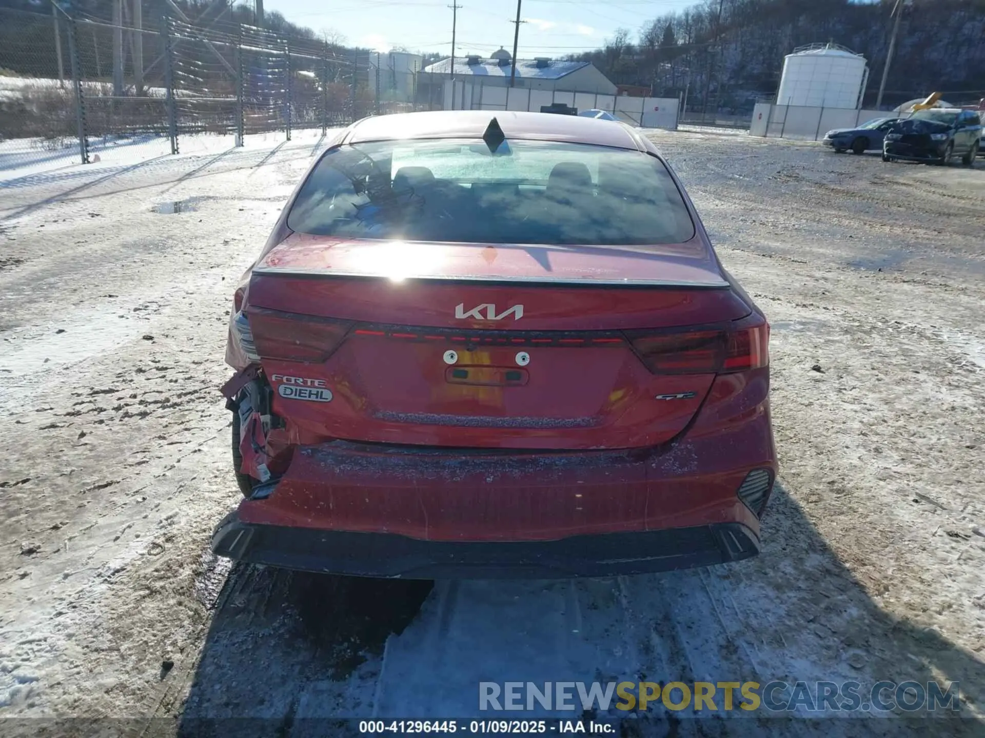 17 Photograph of a damaged car 3KPF54AD6RE742802 KIA FORTE 2024