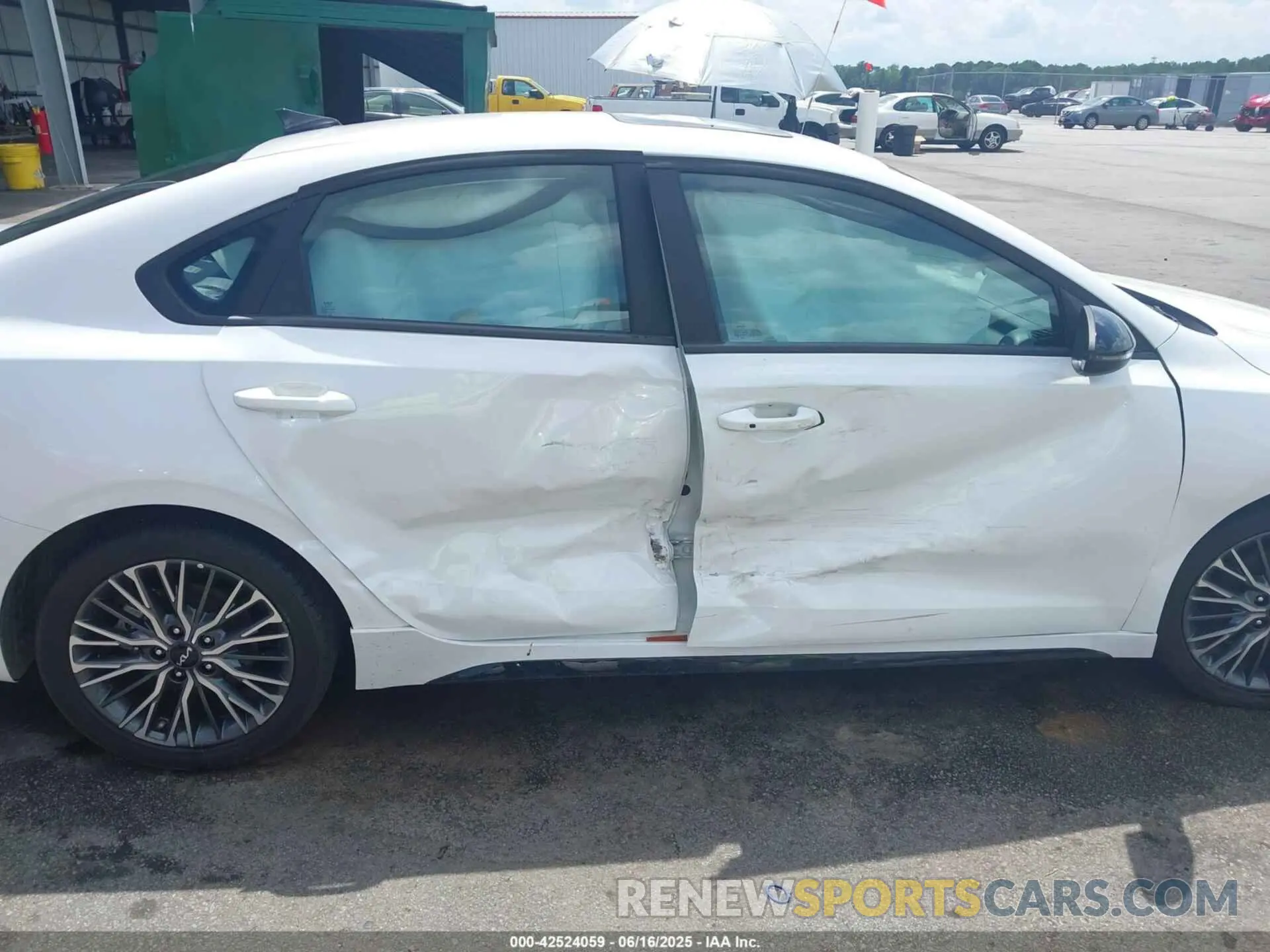 6 Photograph of a damaged car 3KPF54AD6RE824187 KIA FORTE 2024