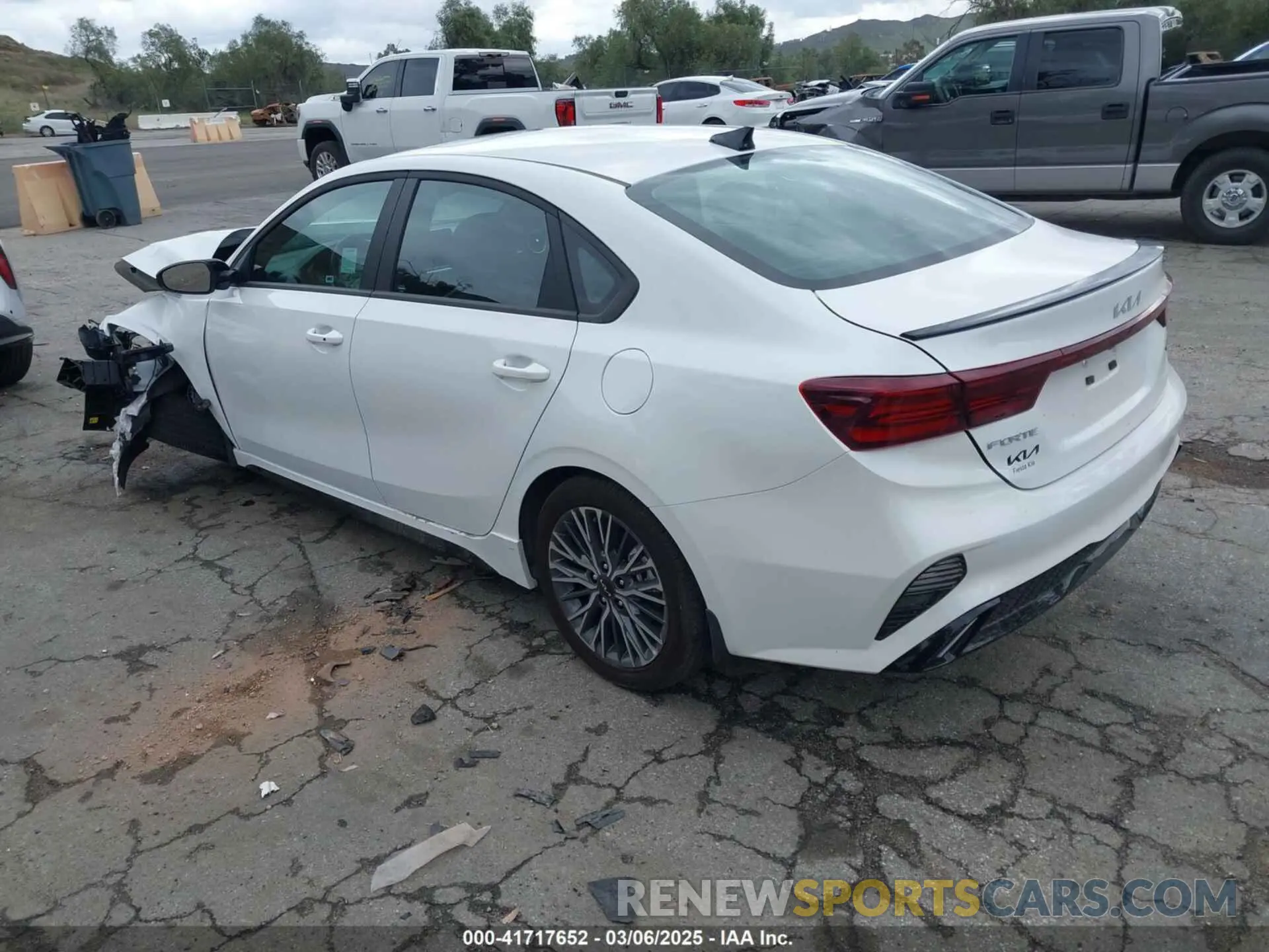 3 Photograph of a damaged car 3KPF54AD6RE839935 KIA FORTE 2024