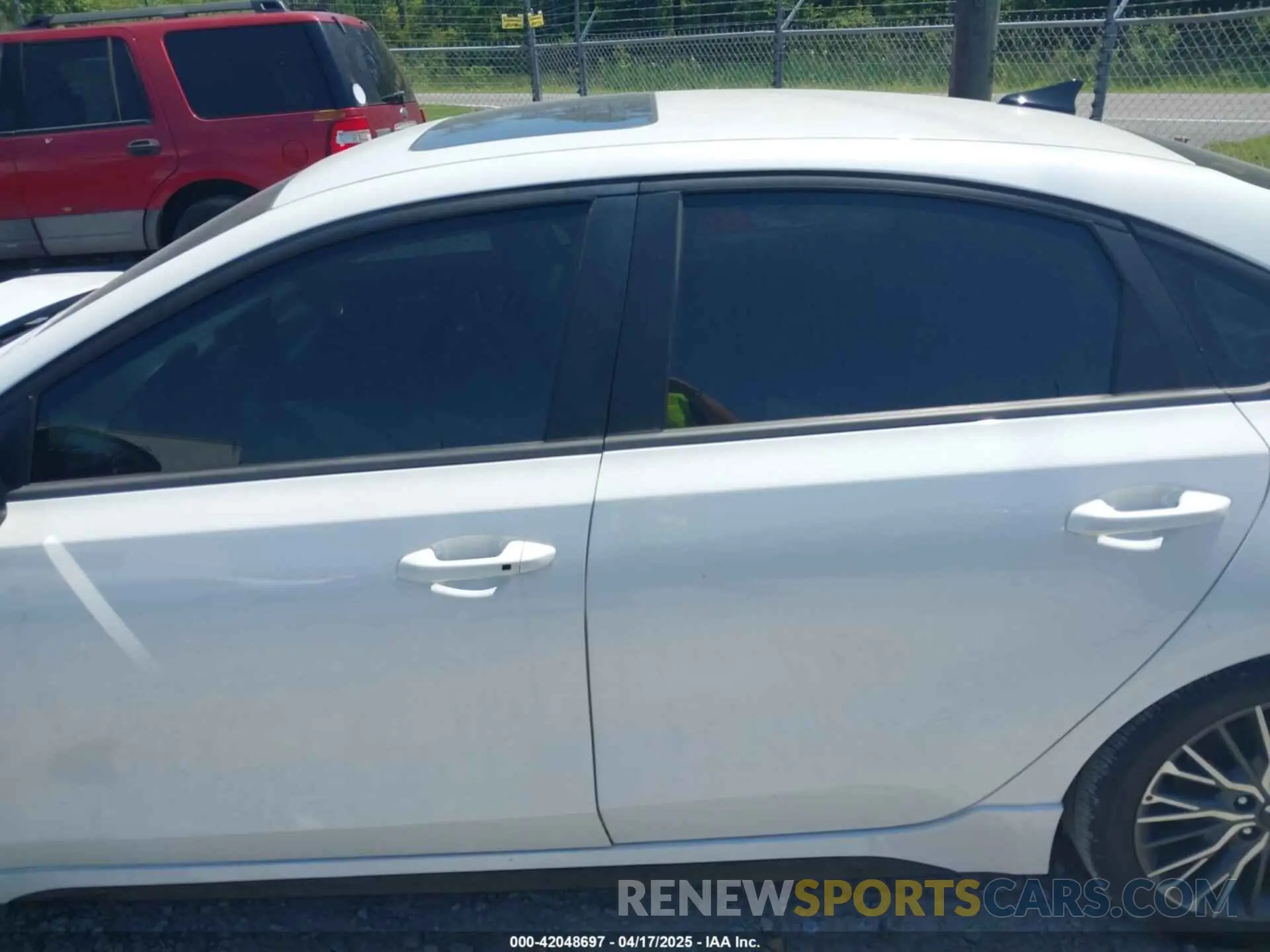 15 Photograph of a damaged car 3KPF54AD7RE692573 KIA FORTE 2024