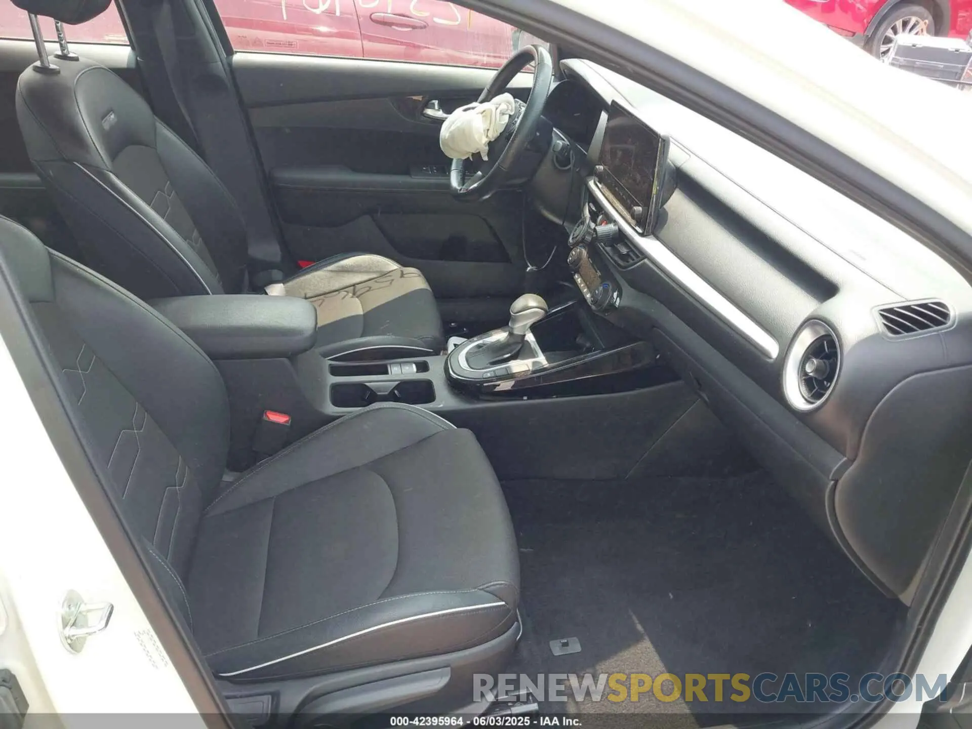 5 Photograph of a damaged car 3KPF54AD7RE717553 KIA FORTE 2024