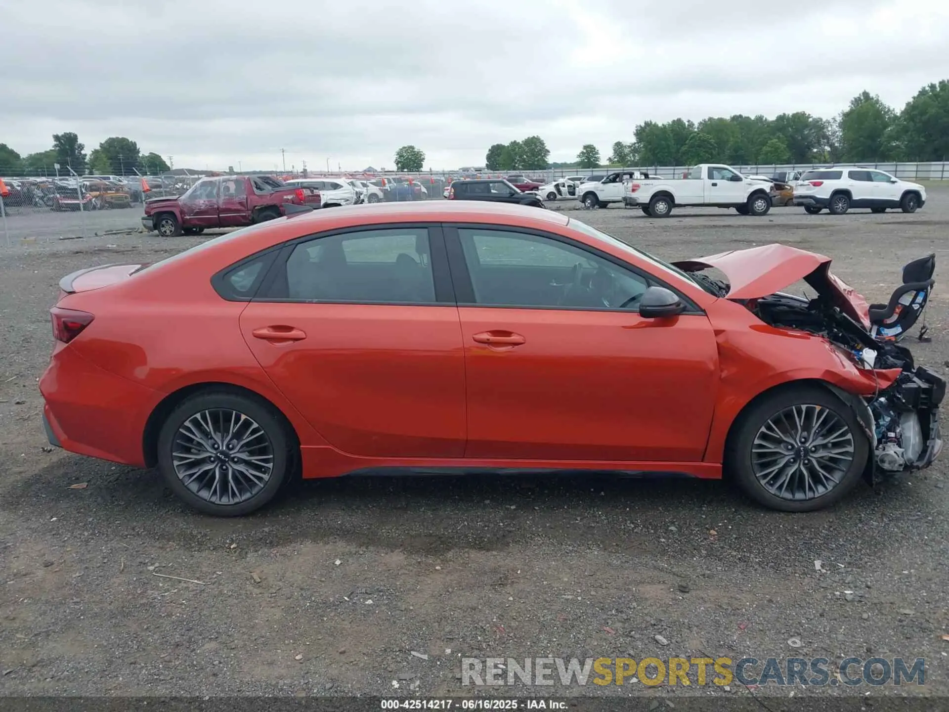 13 Photograph of a damaged car 3KPF54AD7RE736524 KIA FORTE 2024