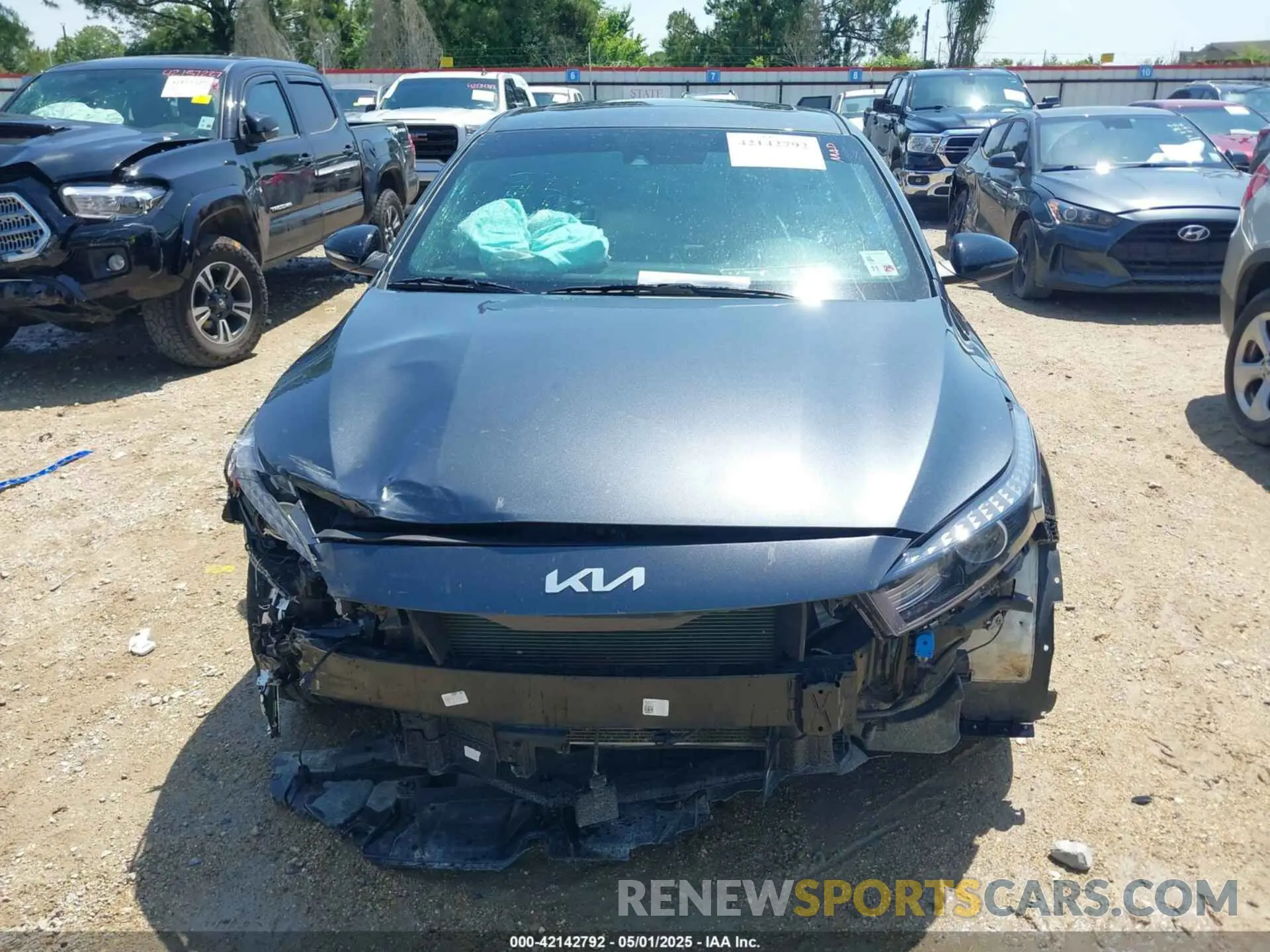 13 Photograph of a damaged car 3KPF54AD8RE715682 KIA FORTE 2024