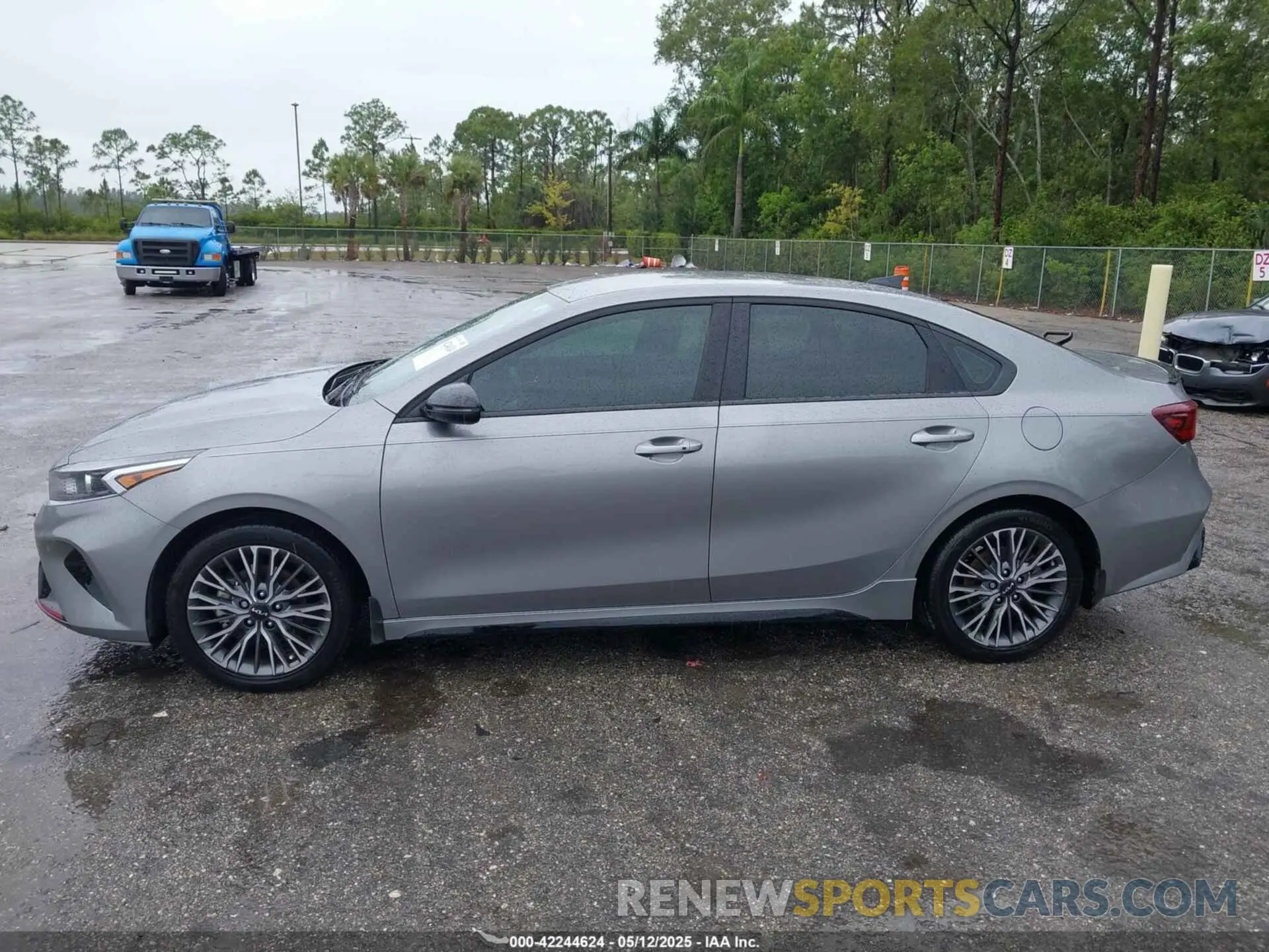 15 Photograph of a damaged car 3KPF54AD8RE828578 KIA FORTE 2024