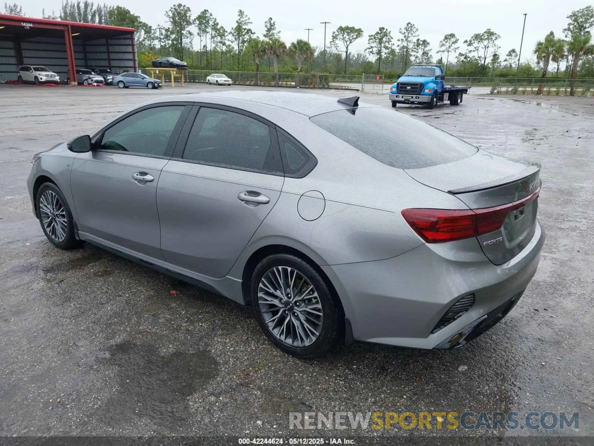 3 Photograph of a damaged car 3KPF54AD8RE828578 KIA FORTE 2024
