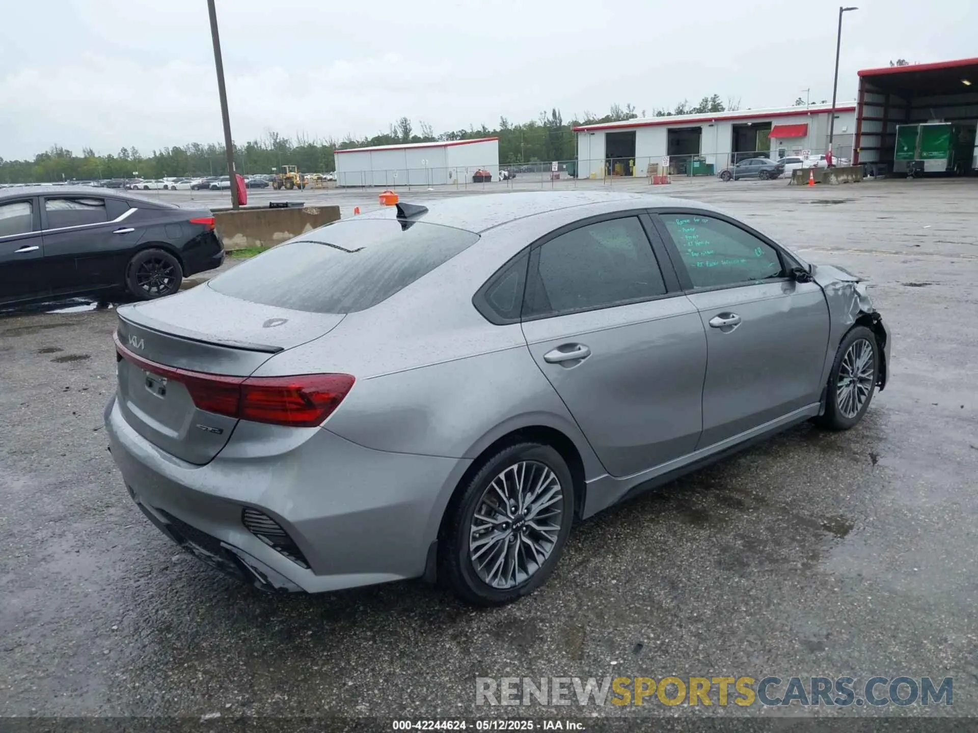 4 Photograph of a damaged car 3KPF54AD8RE828578 KIA FORTE 2024