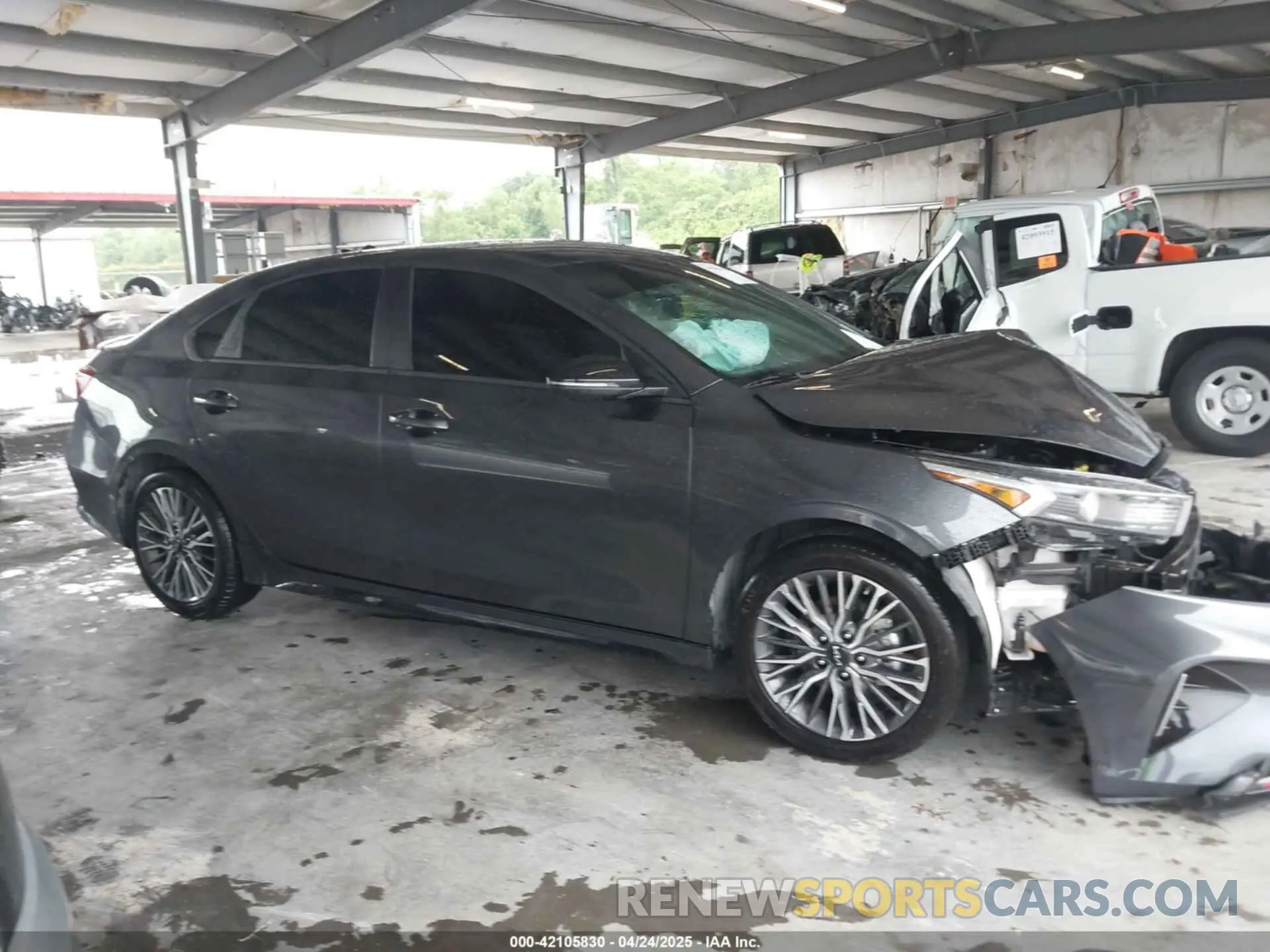 14 Photograph of a damaged car 3KPF54AD8RE834719 KIA FORTE 2024