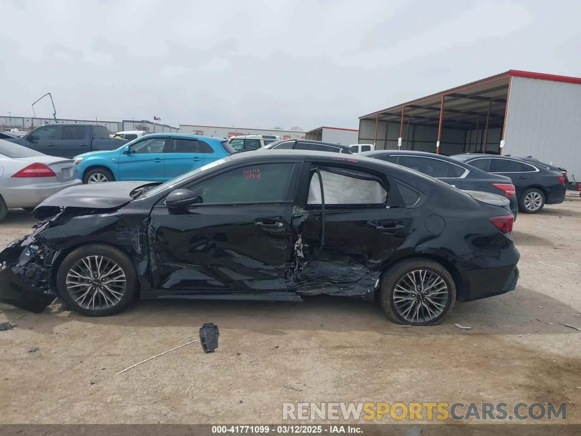 14 Photograph of a damaged car 3KPF54AD9RE820957 KIA FORTE 2024