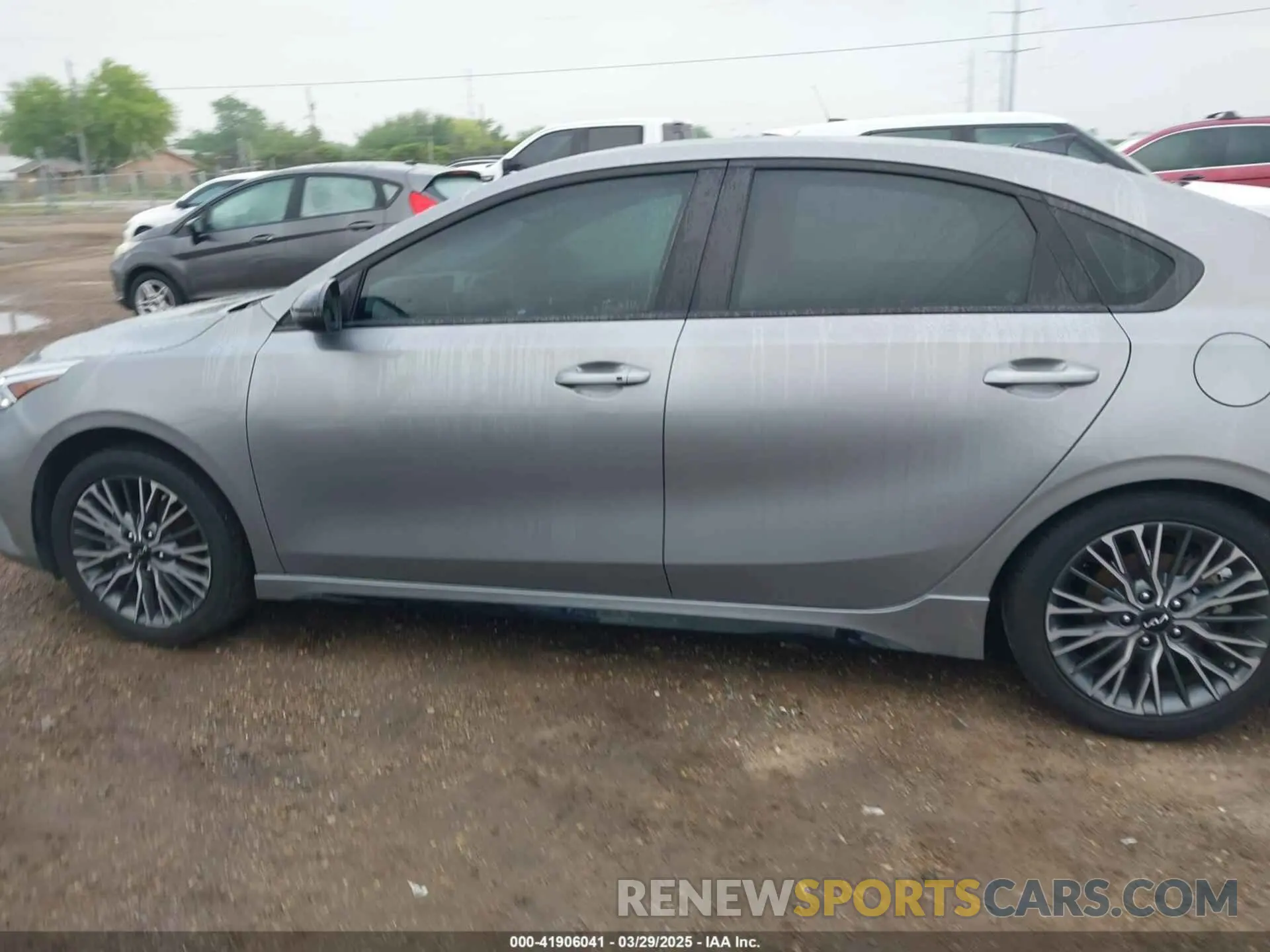 14 Photograph of a damaged car 3KPF54ADXRE724304 KIA FORTE 2024