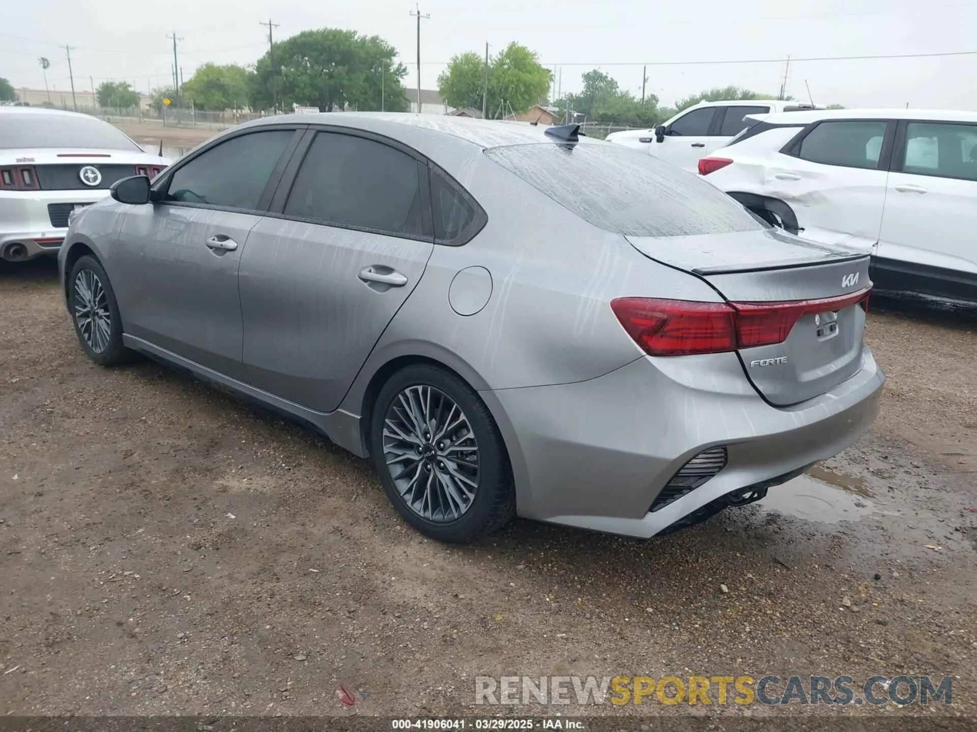 3 Photograph of a damaged car 3KPF54ADXRE724304 KIA FORTE 2024