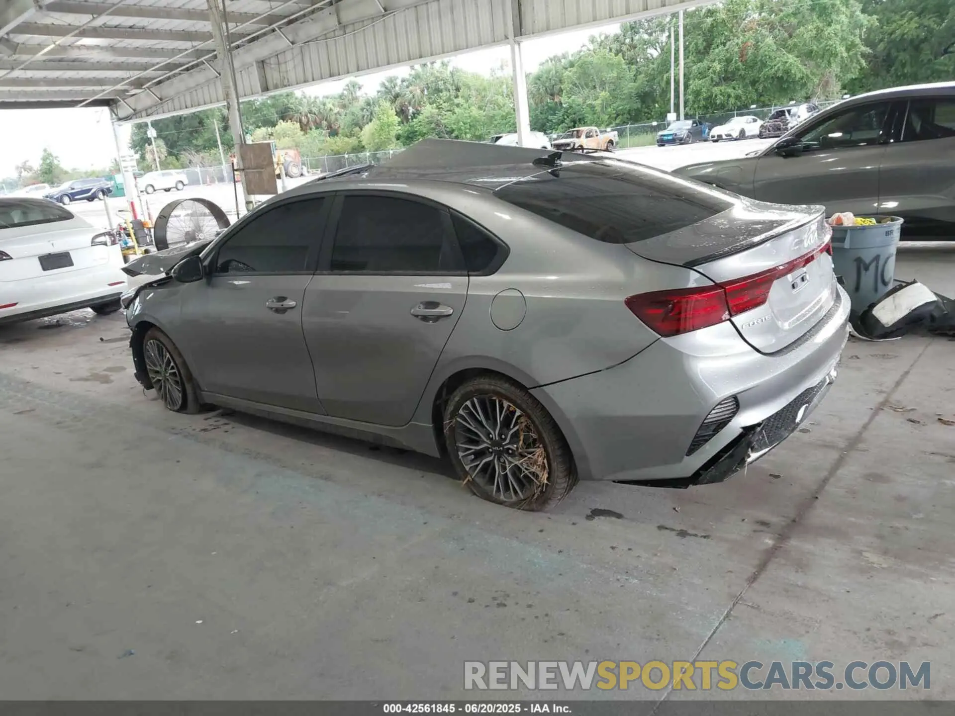 15 Photograph of a damaged car 3KPF54ADXRE816349 KIA FORTE 2024