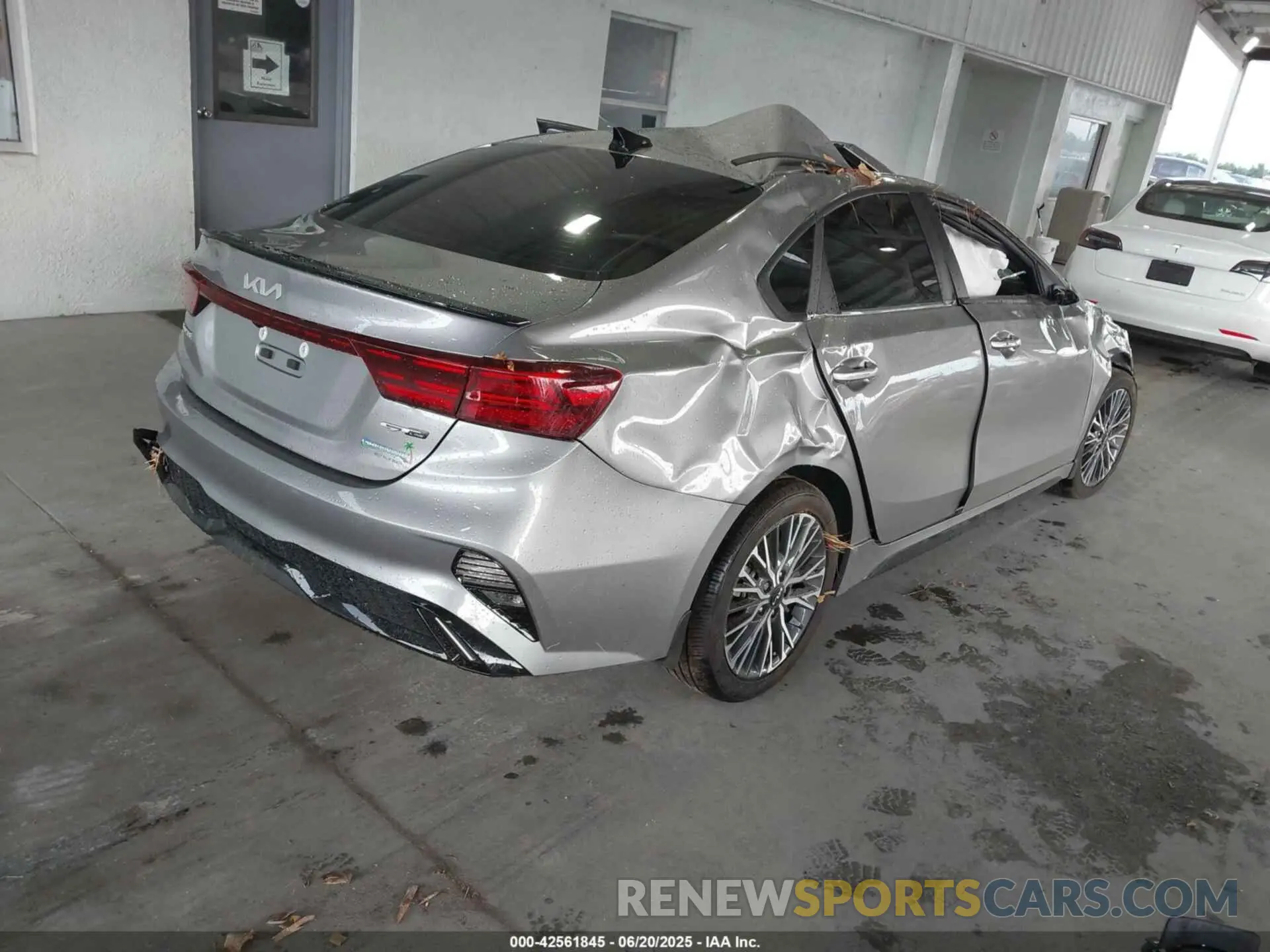 4 Photograph of a damaged car 3KPF54ADXRE816349 KIA FORTE 2024