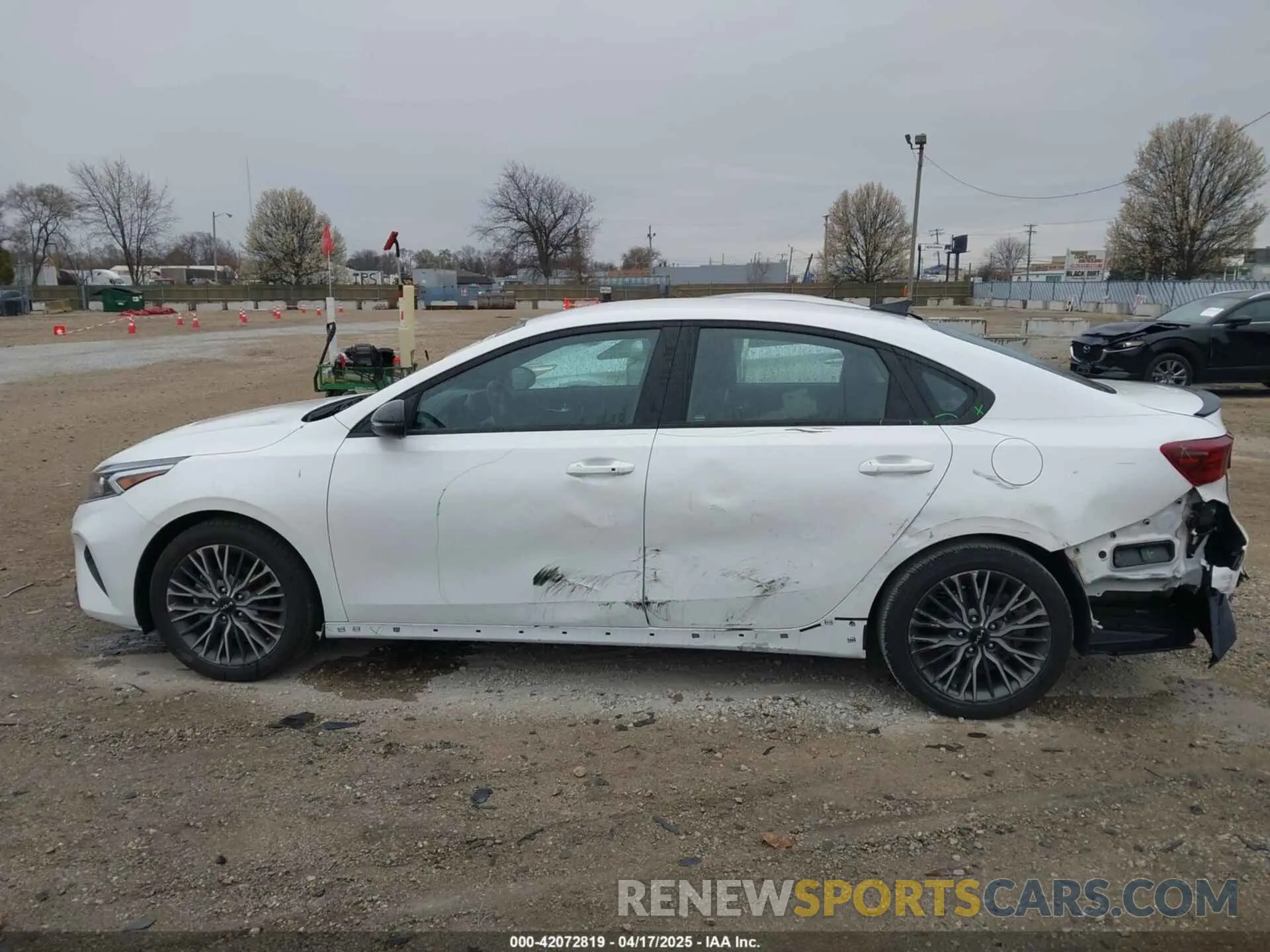15 Photograph of a damaged car 3KPF54ADXRE829554 KIA FORTE 2024