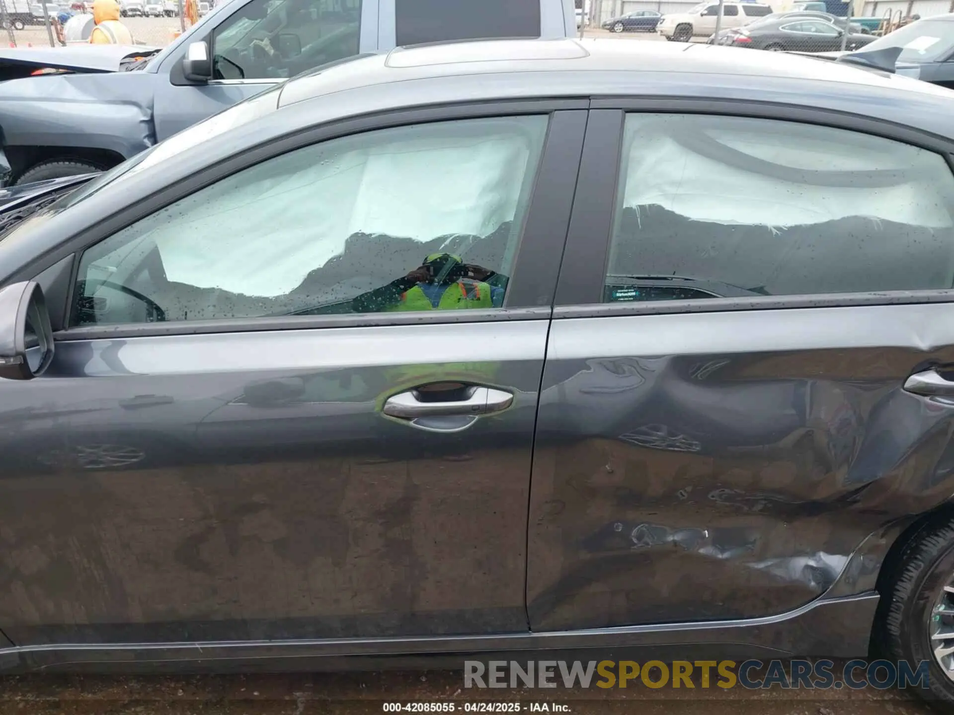 14 Photograph of a damaged car 3KPF54ADXRE833037 KIA FORTE 2024