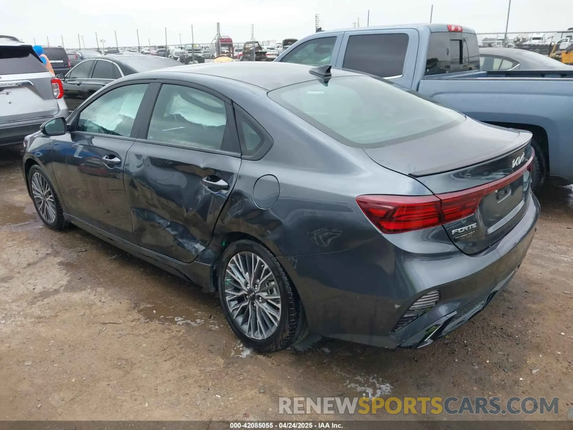 3 Photograph of a damaged car 3KPF54ADXRE833037 KIA FORTE 2024