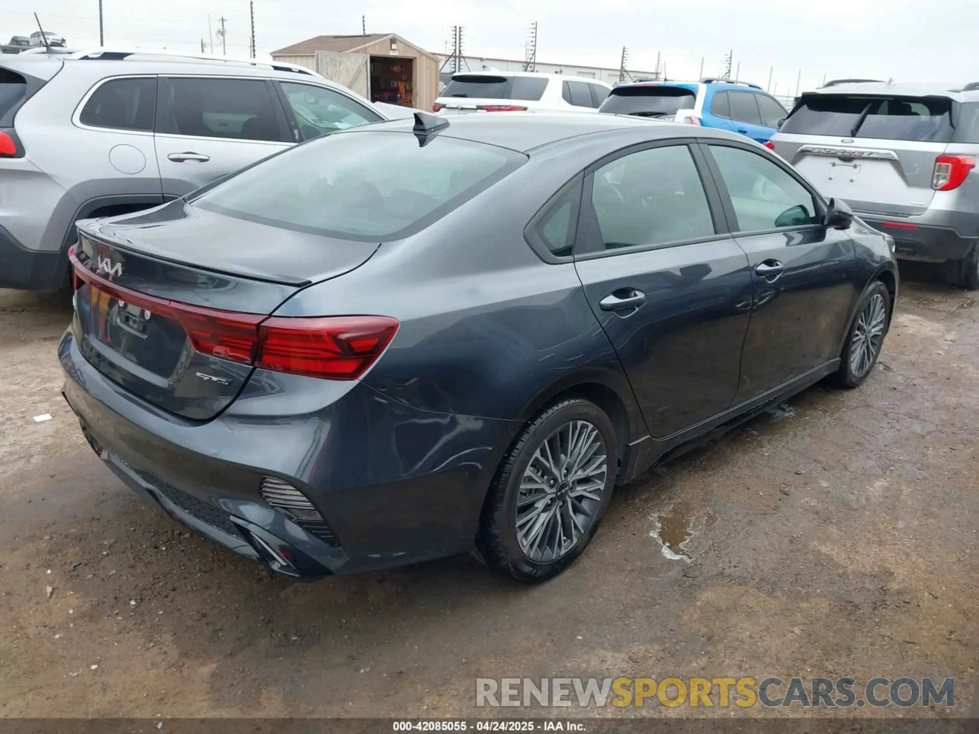 4 Photograph of a damaged car 3KPF54ADXRE833037 KIA FORTE 2024