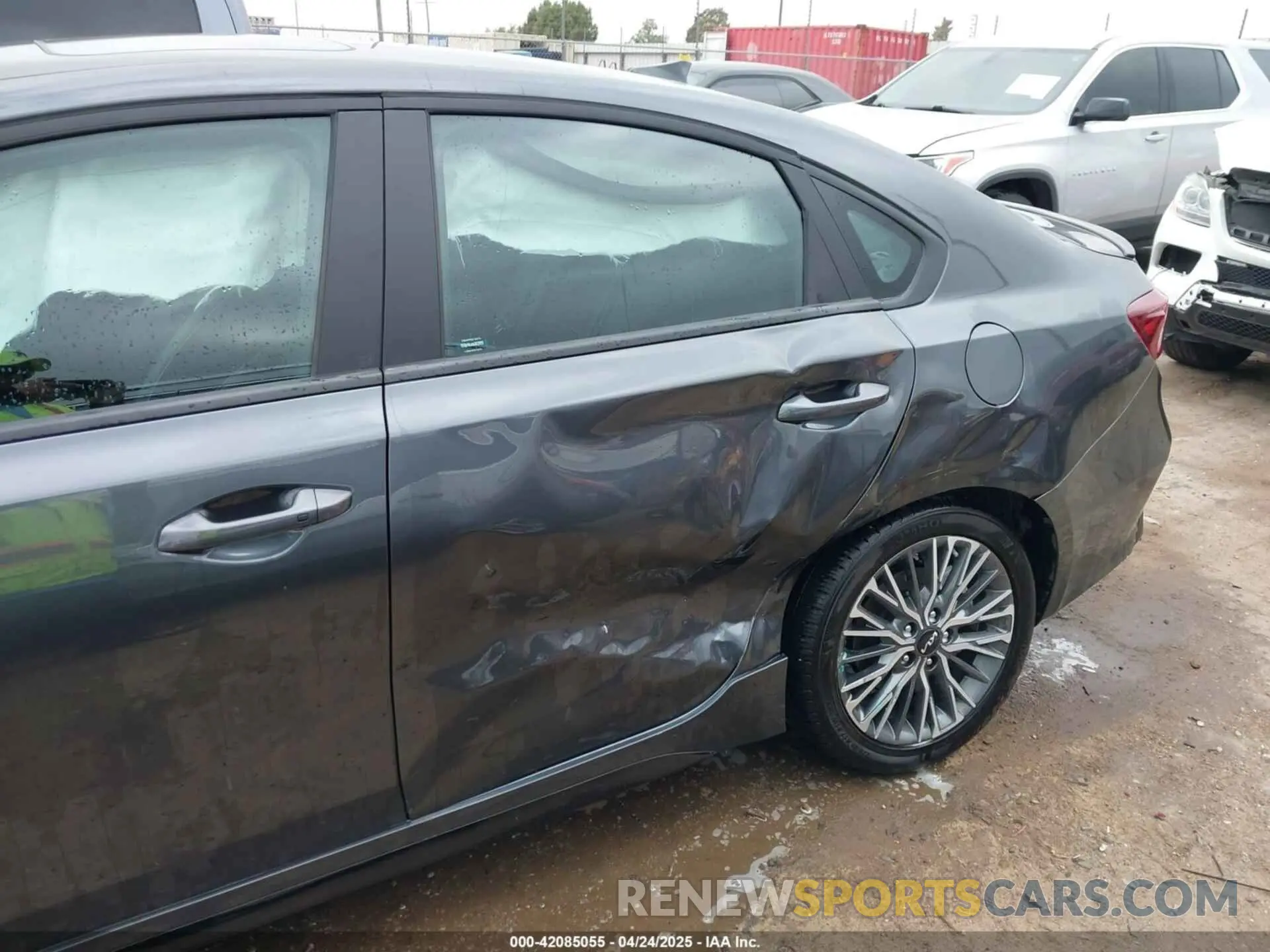 6 Photograph of a damaged car 3KPF54ADXRE833037 KIA FORTE 2024