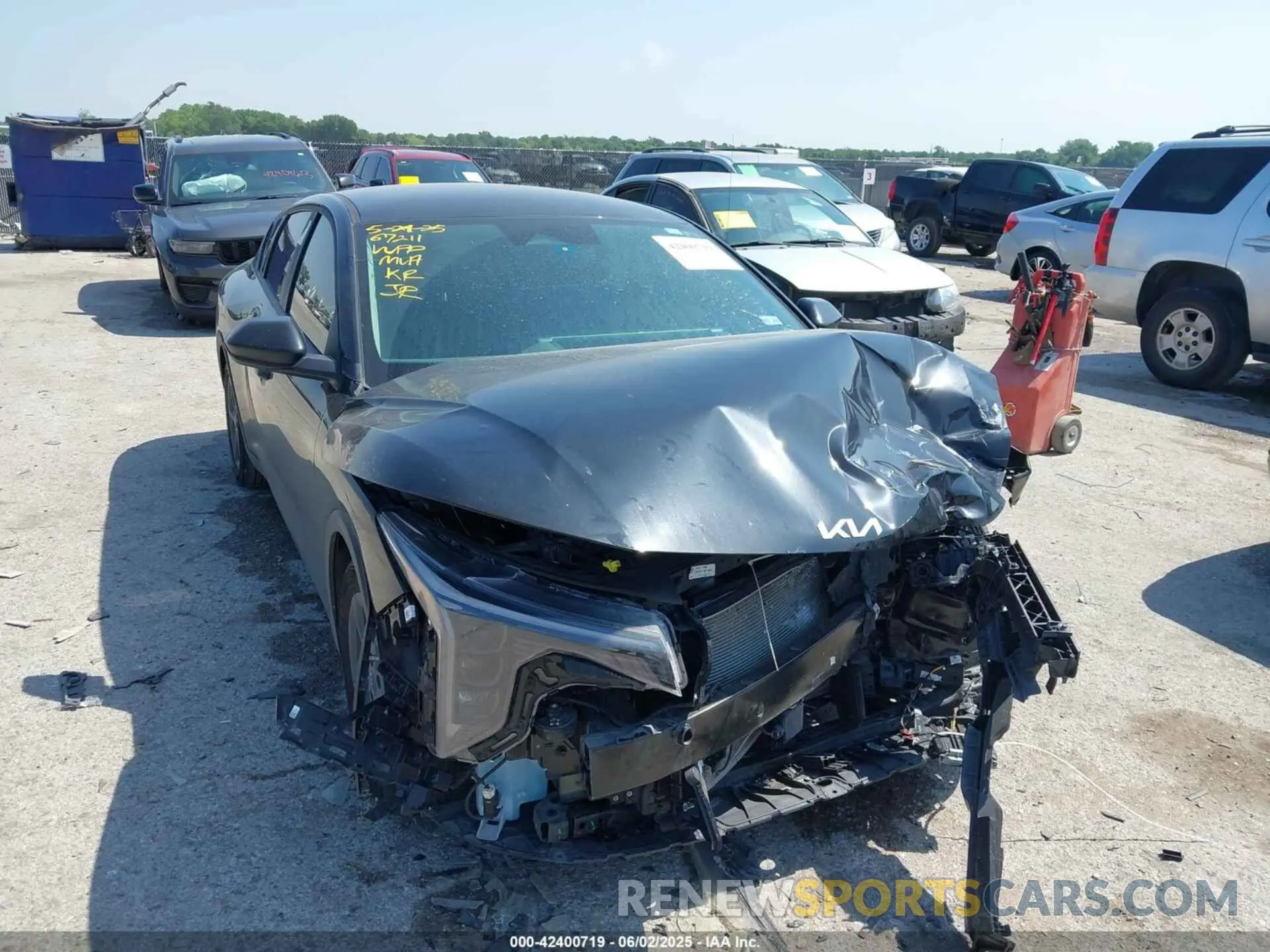 1 Photograph of a damaged car 3KPFT4DE0SE020337 KIA K4 2025