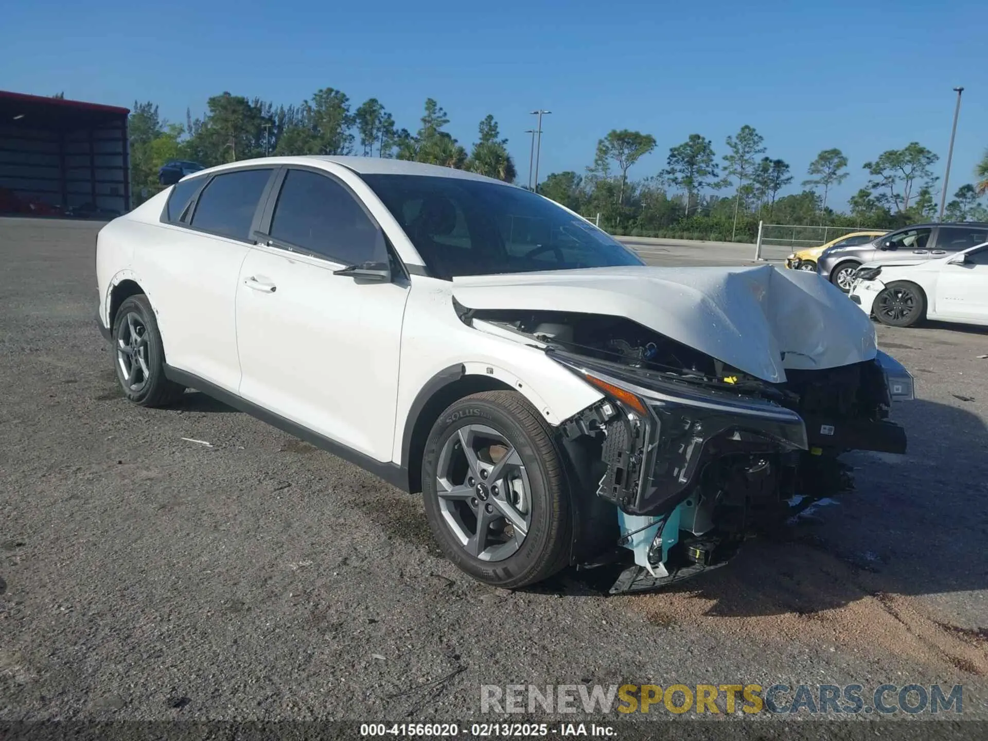 1 Photograph of a damaged car 3KPFT4DE1SE006012 KIA K4 2025