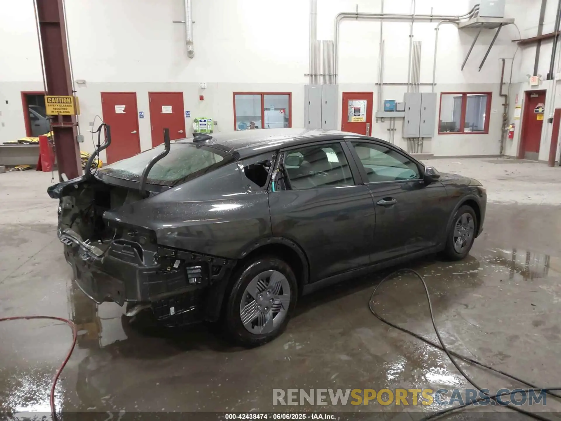 4 Photograph of a damaged car 3KPFT4DE1SE090798 KIA K4 2025
